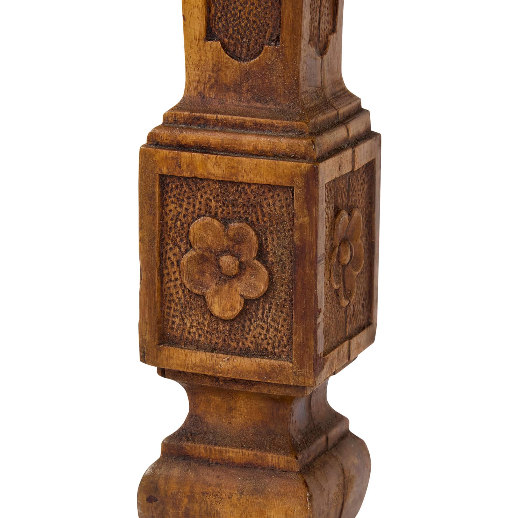 Table centrale française de style Louis XVI en bois de bouleau incrusté ivoire en vente 3