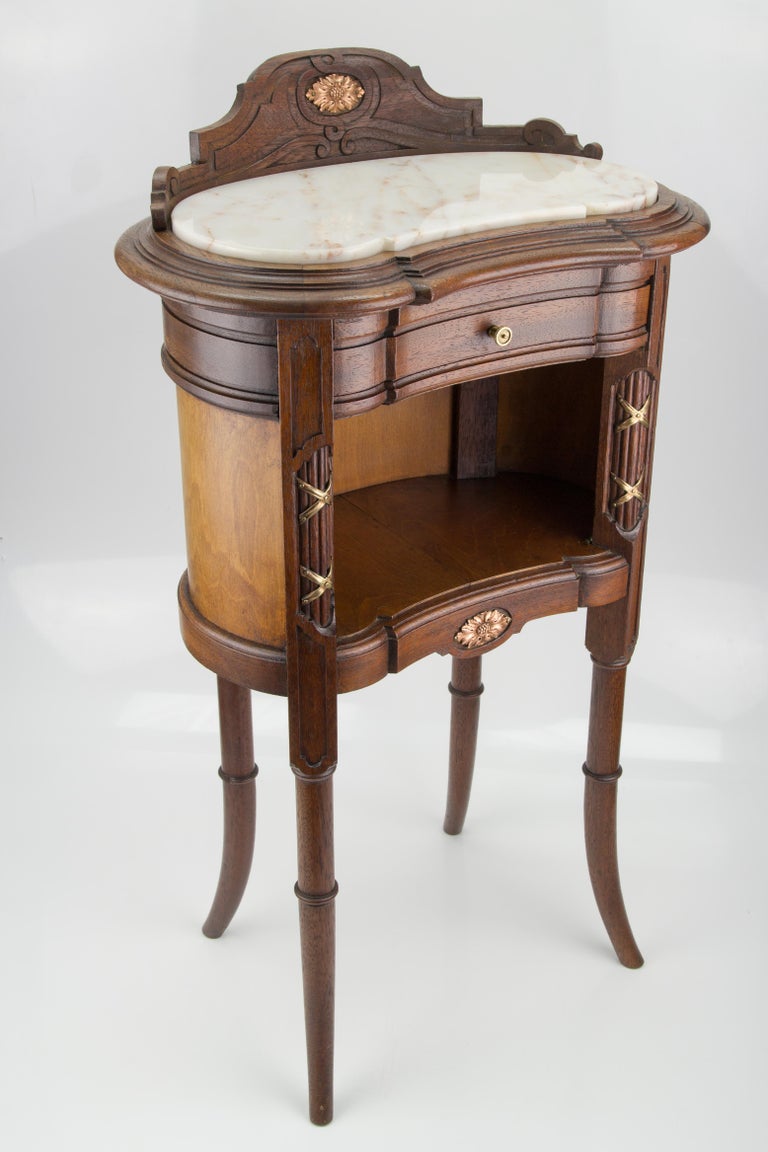 19th Century French Louis XVI Style Kidney Shaped Nightstand with Marble Top and Brass Mounts For Sale