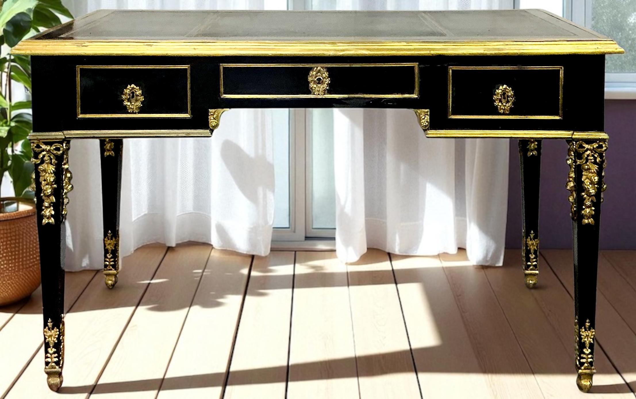 Französischer Louis XVI-Stil Lack, vergoldete Bronze und Lederplatte Schreibtisch/Schreibtisch im Angebot 2