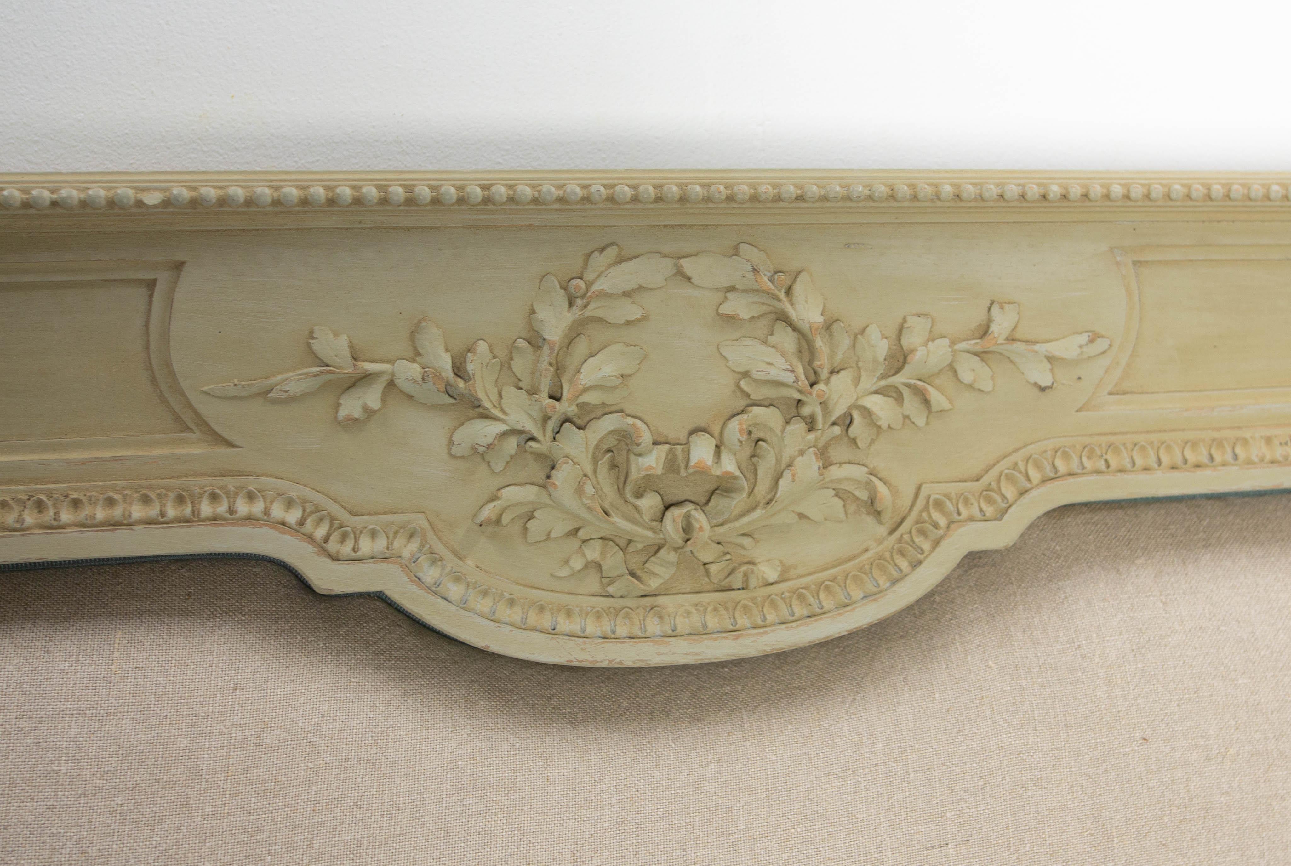 Lin Tête de lit française de style Louis XVI fabriquée à partir d'un  Lit en bois du début du 20e siècle en vente