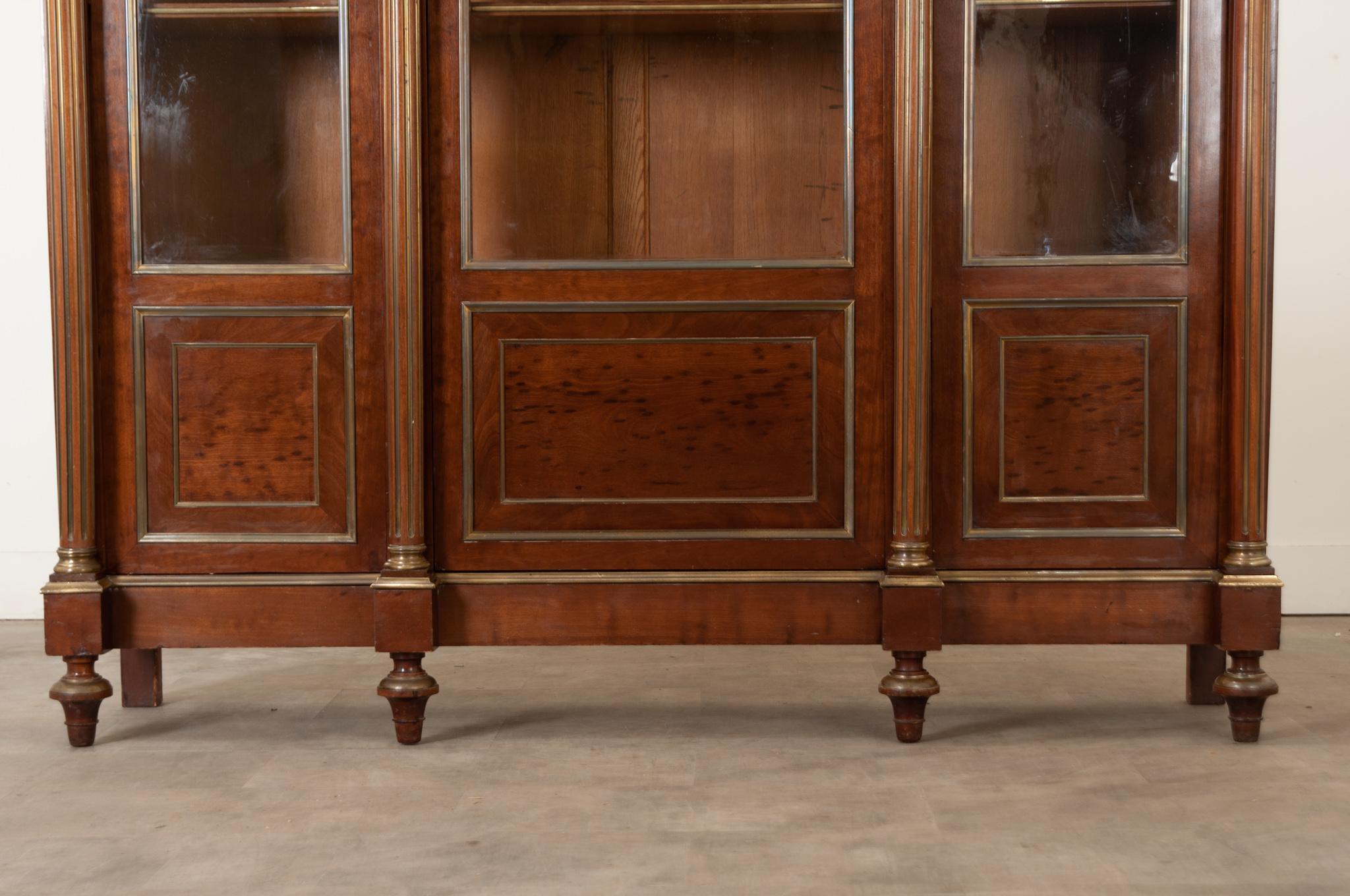 French Louis XVI Style Mahogany Bibliotheque In Good Condition For Sale In Baton Rouge, LA
