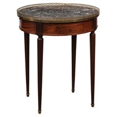Table bouillotte en acajou de style Louis XVI avec plateau en marbre gris foncé