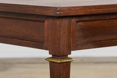 Französischer Mahagoni-Couchtisch im Louis-XVI-Stil mit Messing-Sabots, Mitte des 20.