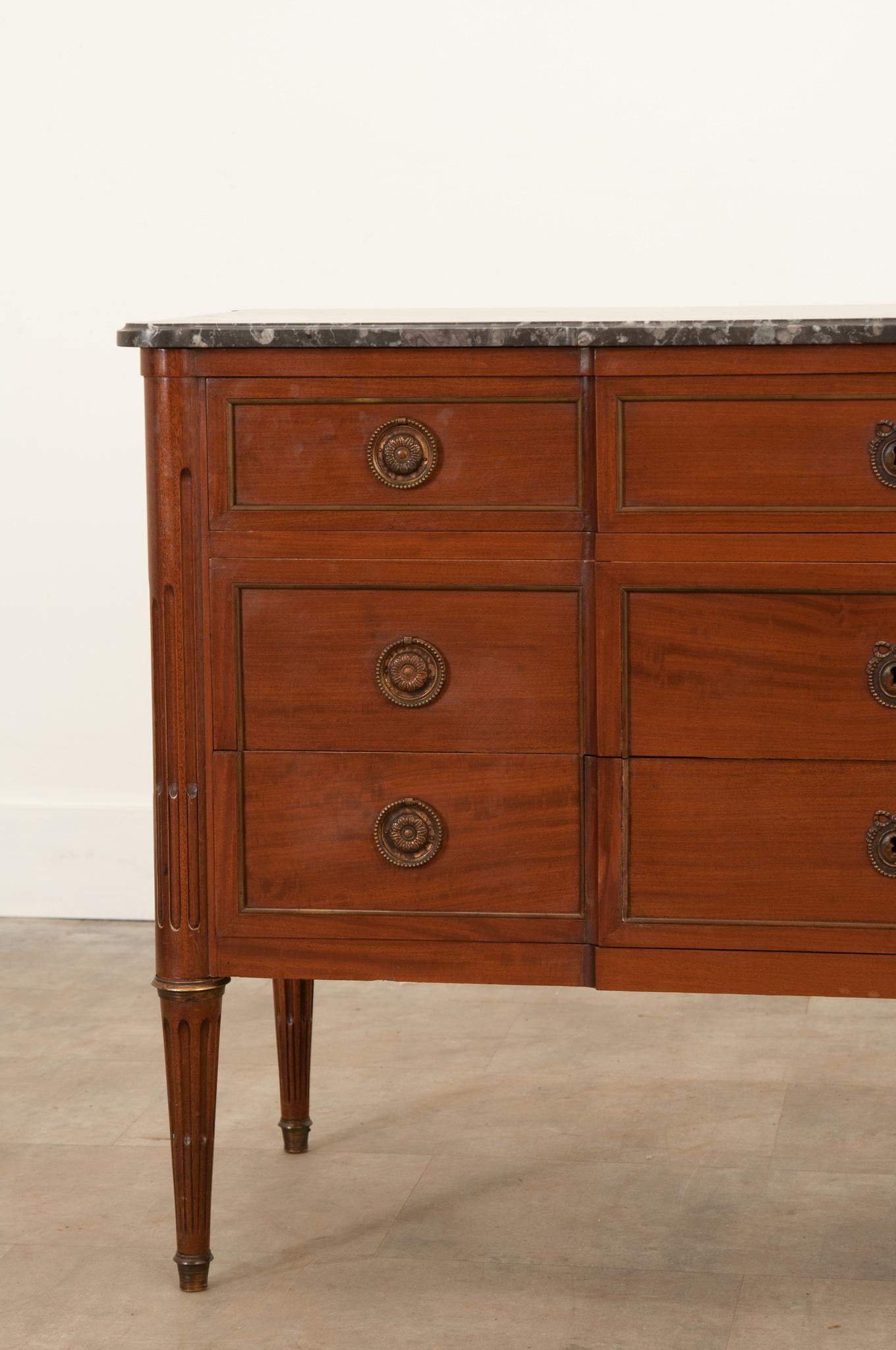 French Louis XVI Style Mahogany Commode In Good Condition For Sale In Baton Rouge, LA