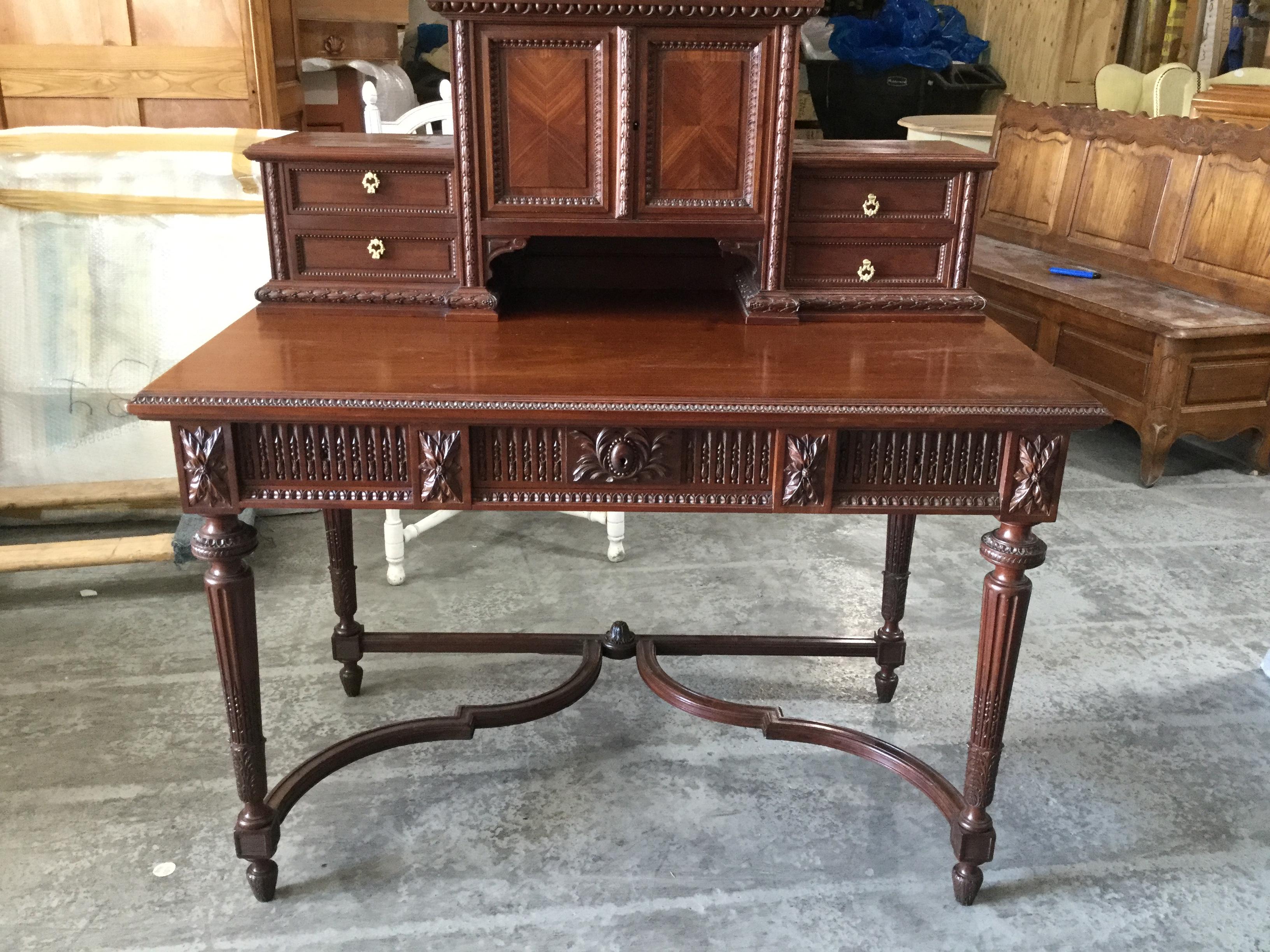 French Louis XVI Style Mahogany Desk with Gallery In Good Condition In Livingston, NJ