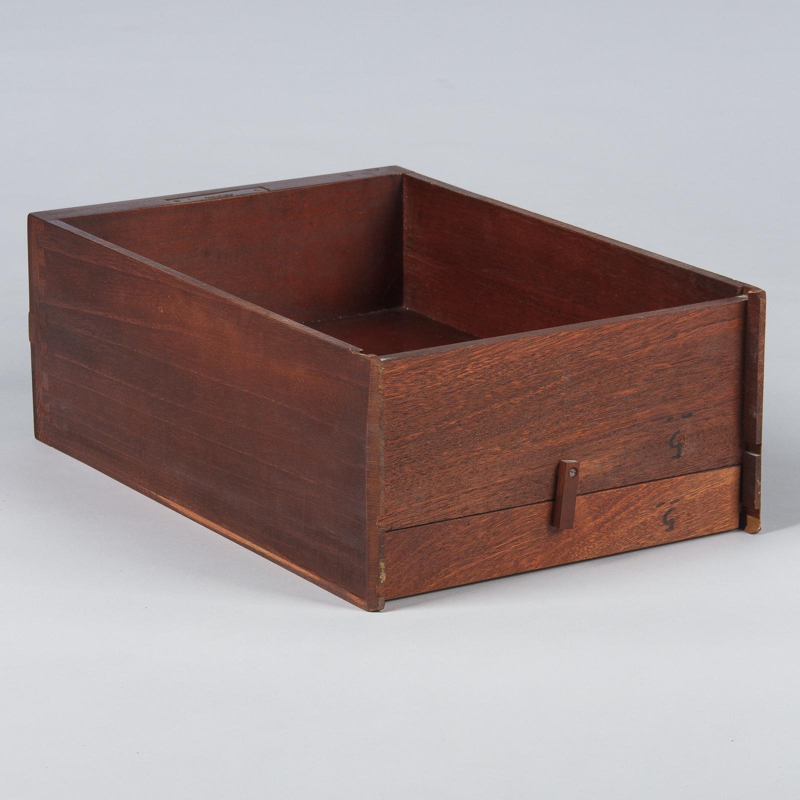 French Louis XVI Style Mahogany Desk with Leather Top, 1950s 6