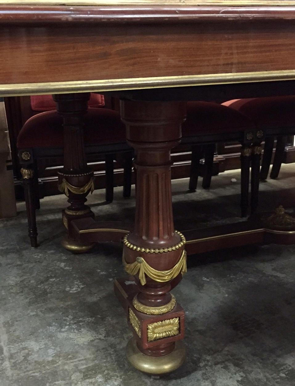 French Louis XVI Style Mahogany Dining Table, 19th Century 6