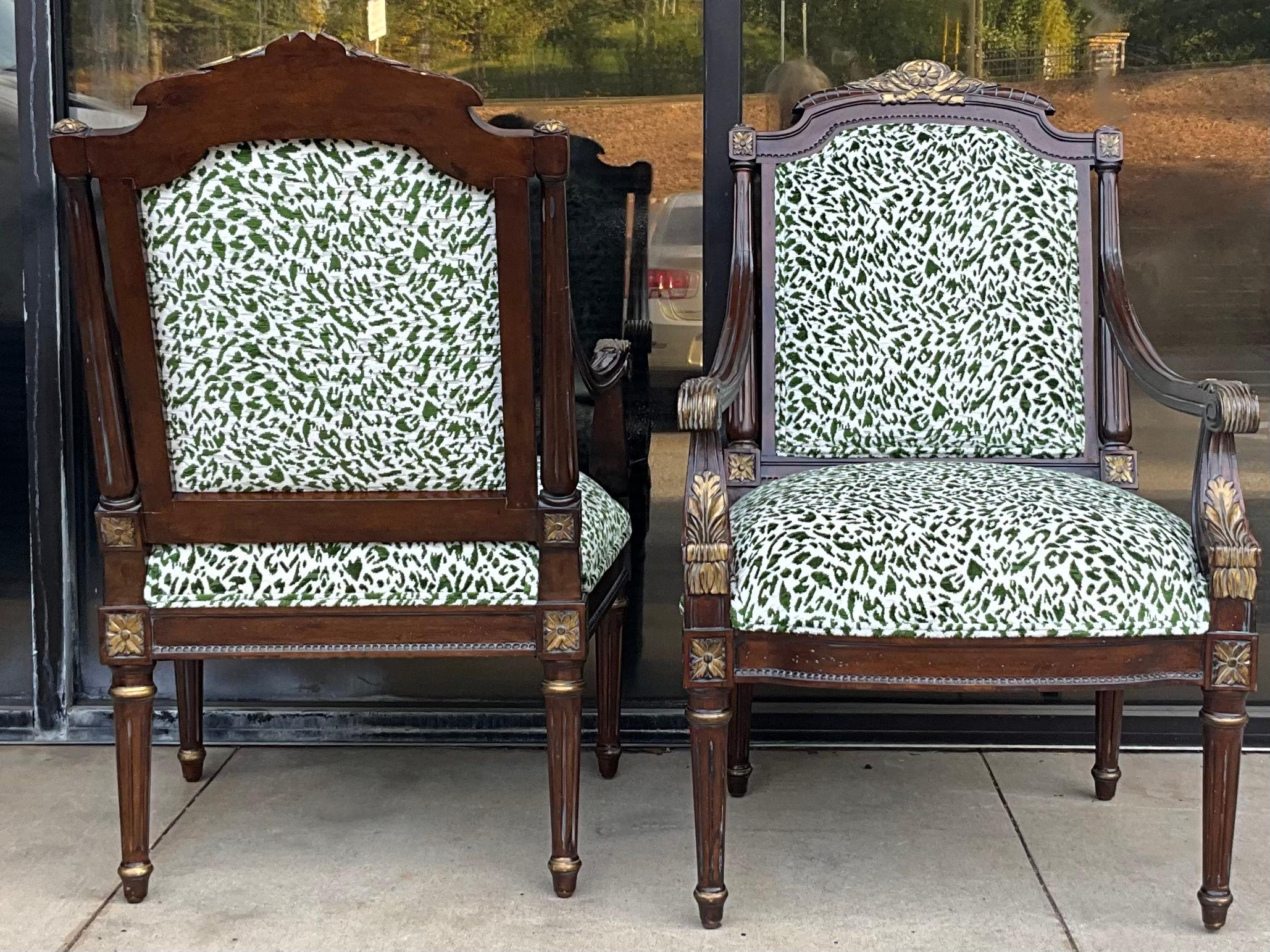 French Louis XVI Style Mahogany & Giltwood Bergere Chairs In Green Velvet - Pair For Sale 6