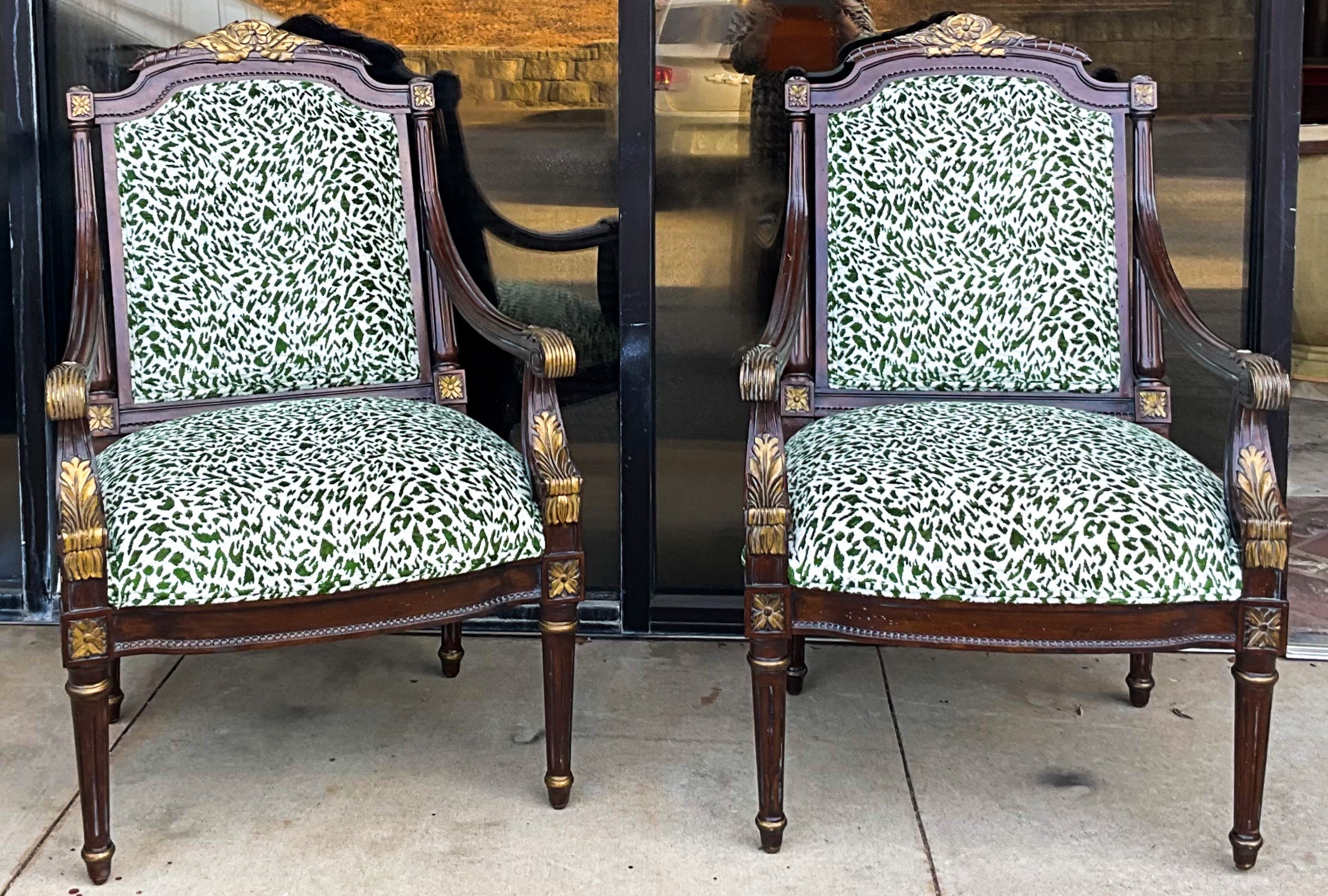 20th Century French Louis XVI Style Mahogany & Giltwood Bergere Chairs In Green Velvet - Pair For Sale