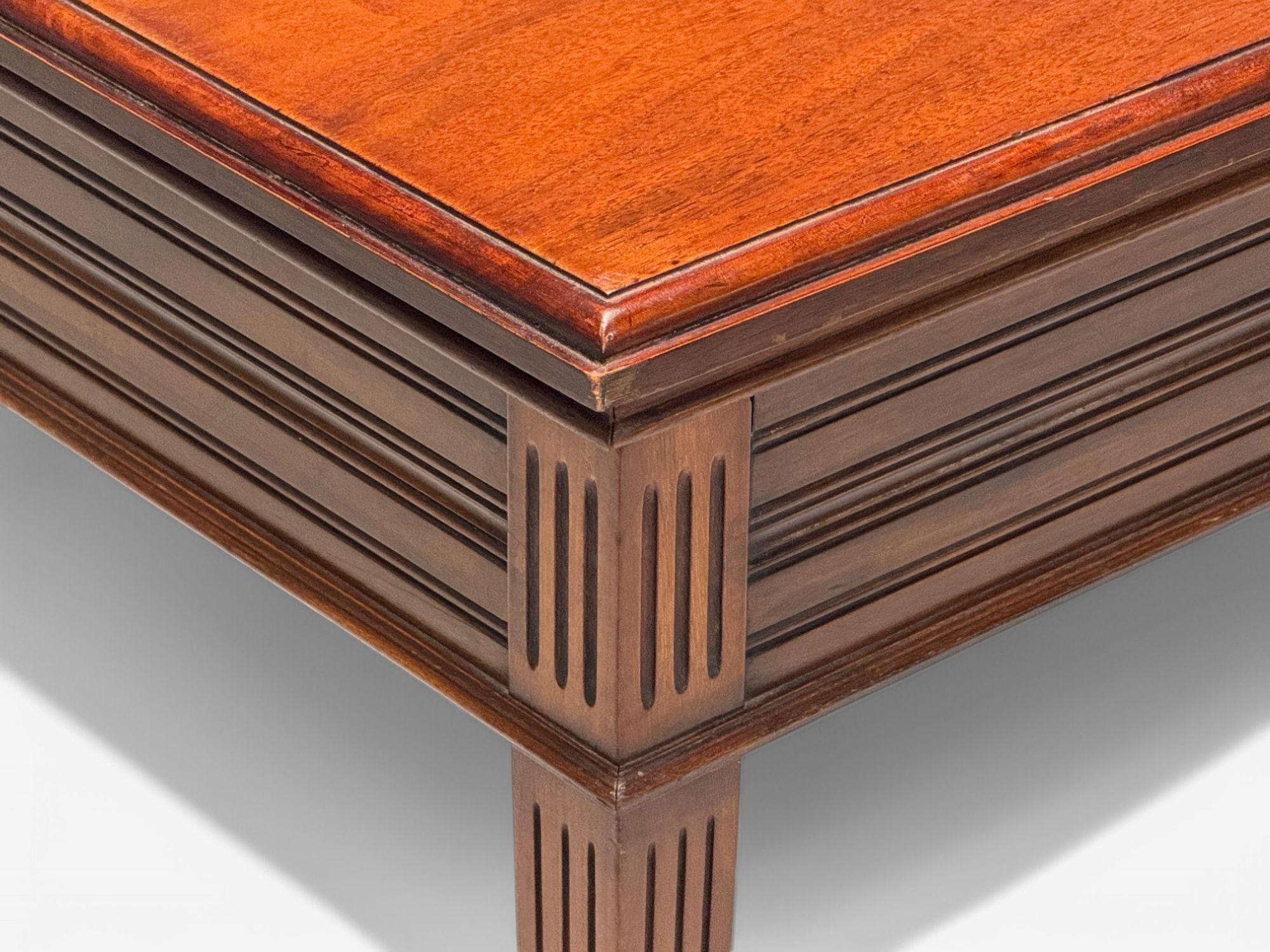 Table de jeu de style Louis XVI en acajou, feutre vert, France, 20e siècle en vente 5
