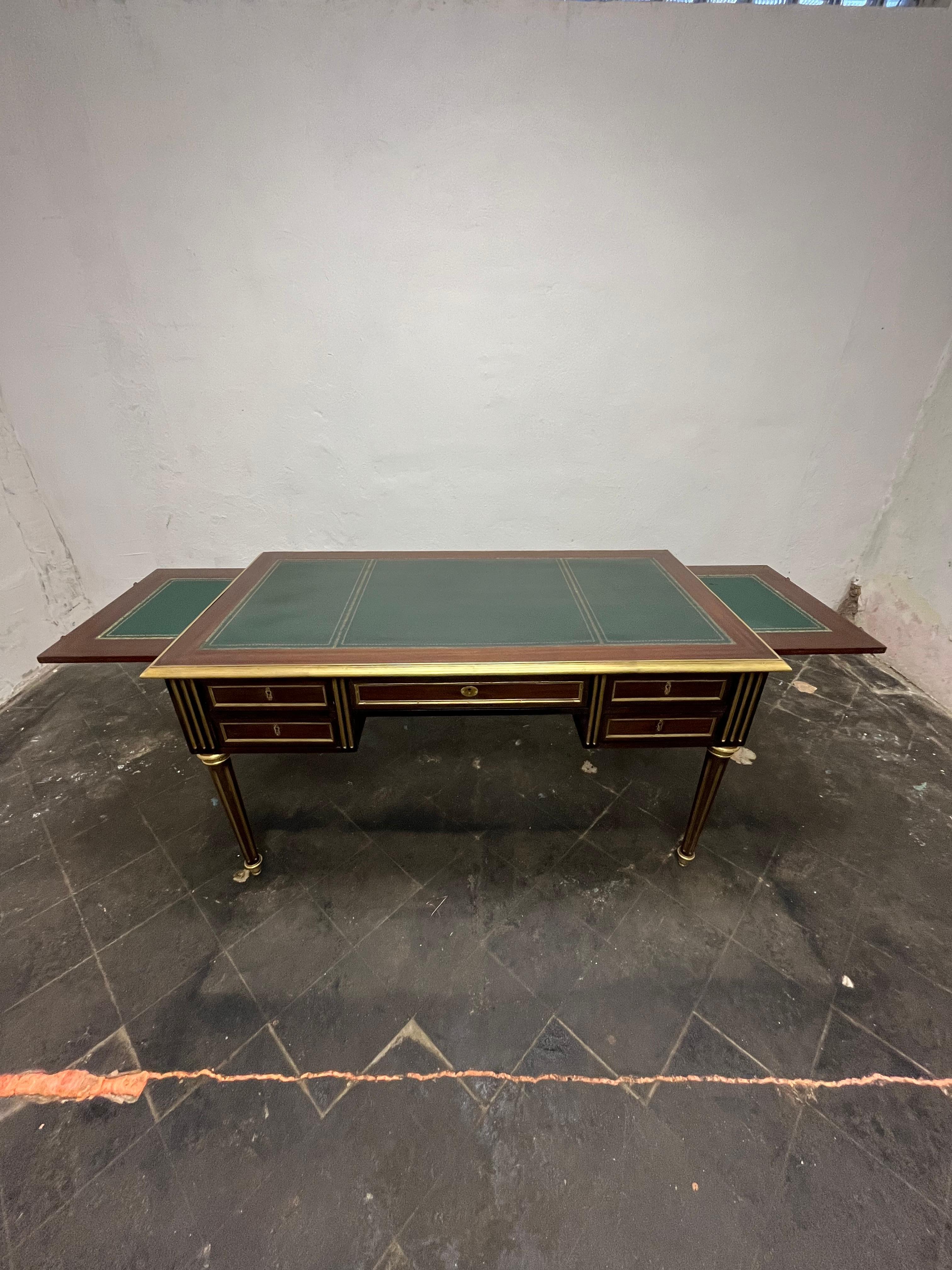 French Napoleon III Louis XVI-Style Mahogany Desk For Sale 5