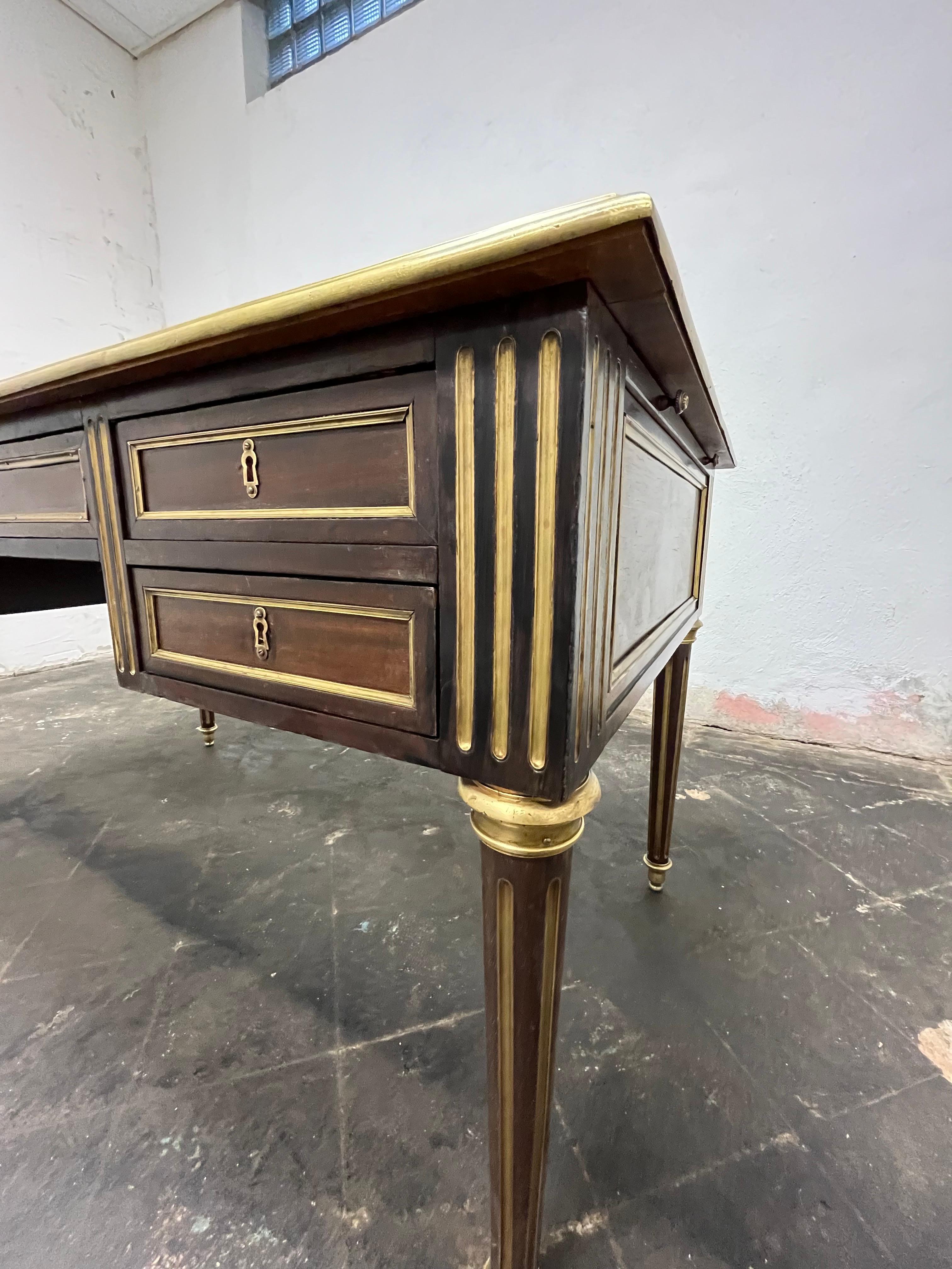 French Napoleon III Louis XVI-Style Mahogany Desk In Good Condition For Sale In W Allenhurst, NJ