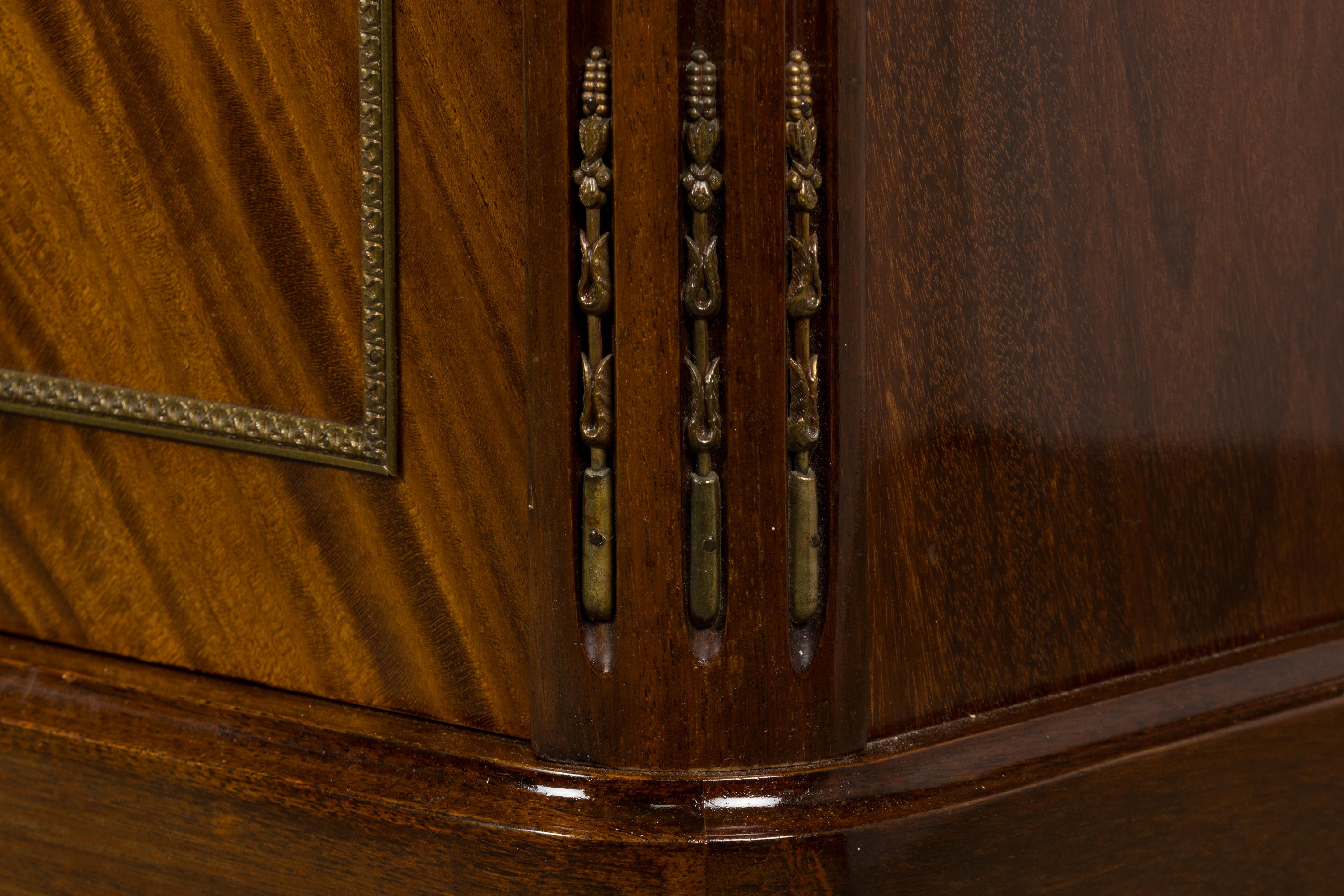 French Louis XVI Style Mahogany Sideboard Buffet W/ Carrara Marble For Sale 13