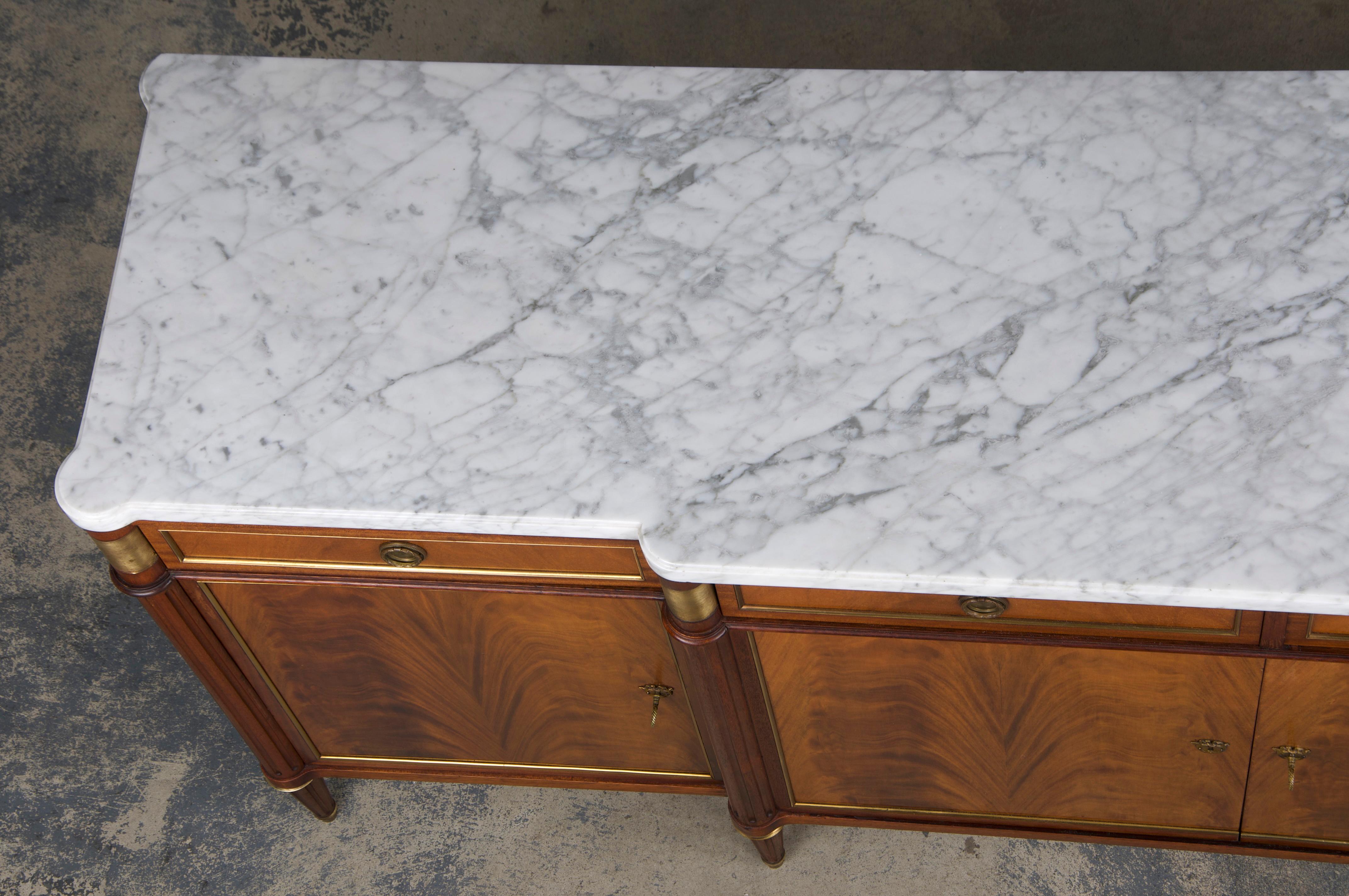 French Louis XVI Style Mahogany Sideboard Buffet W/ Carrara Marble In Good Condition In Astoria, NY
