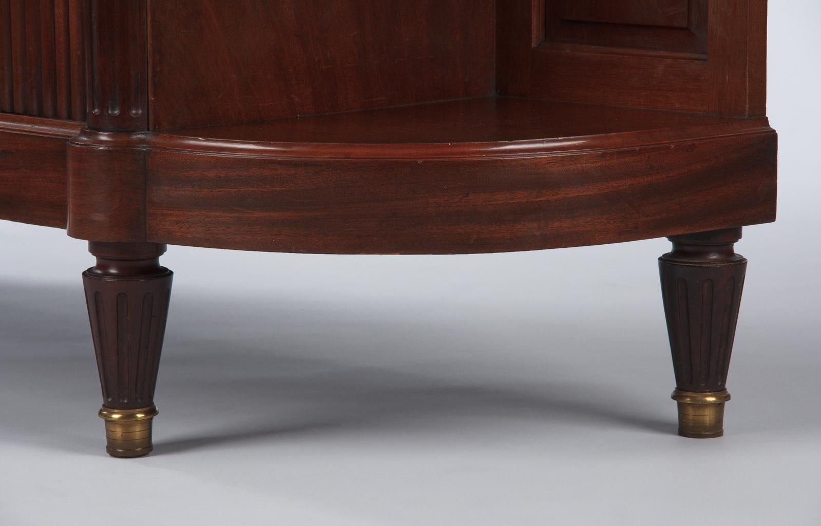 Französisches Mahagoni-Sideboard im Louis-XVI-Stil mit Marmorplatte:: Anfang 1900 10