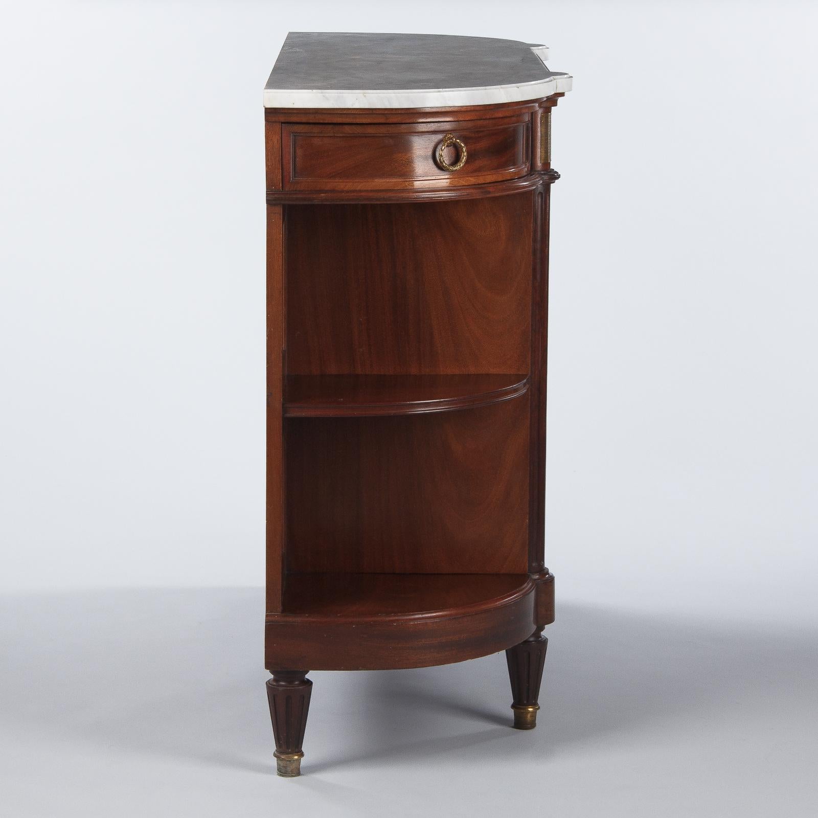 Französisches Mahagoni-Sideboard im Louis-XVI-Stil mit Marmorplatte:: Anfang 1900 11