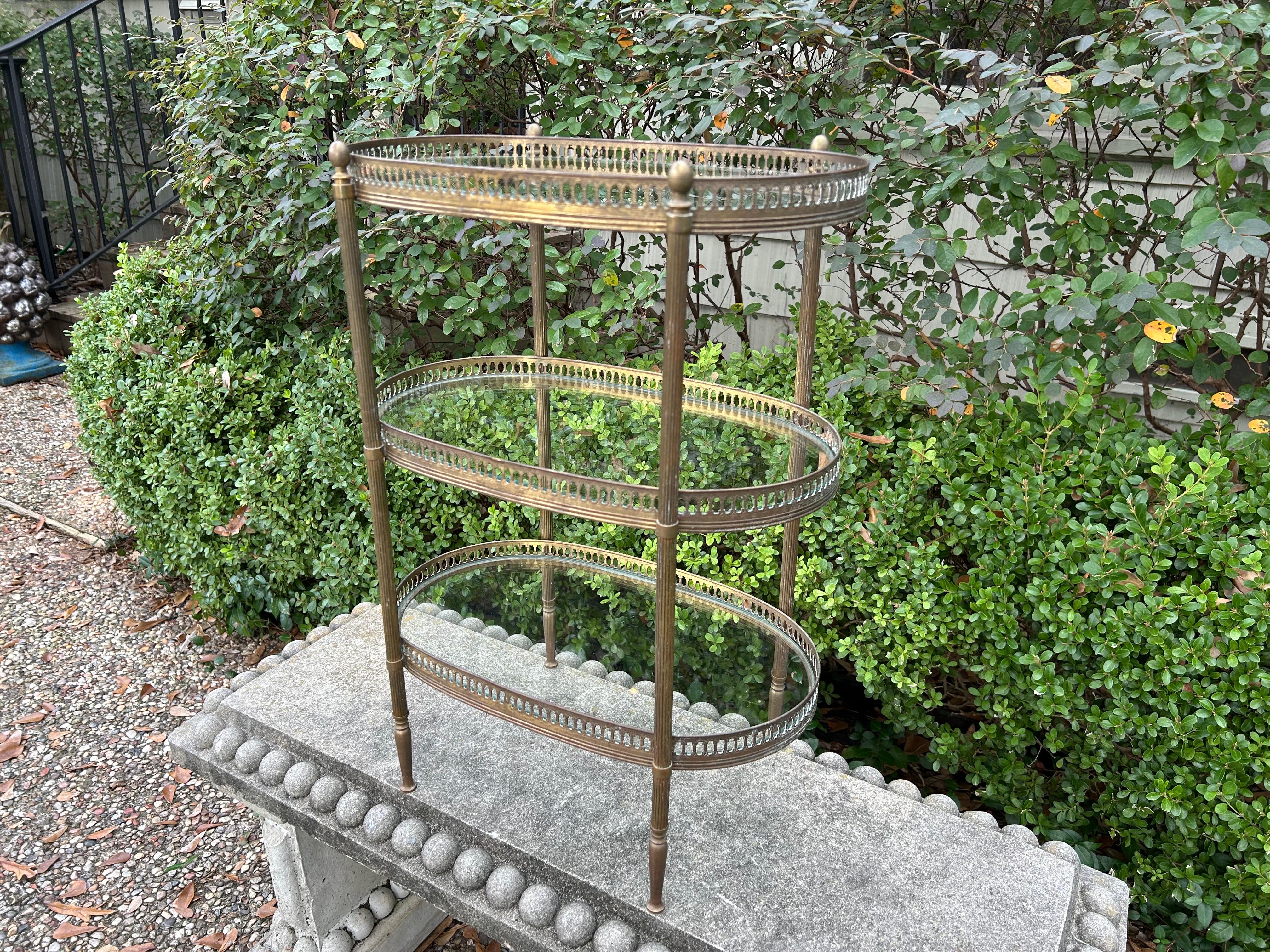 Français Table d'inspiration Maison Bauges de style Louis XVI en vente