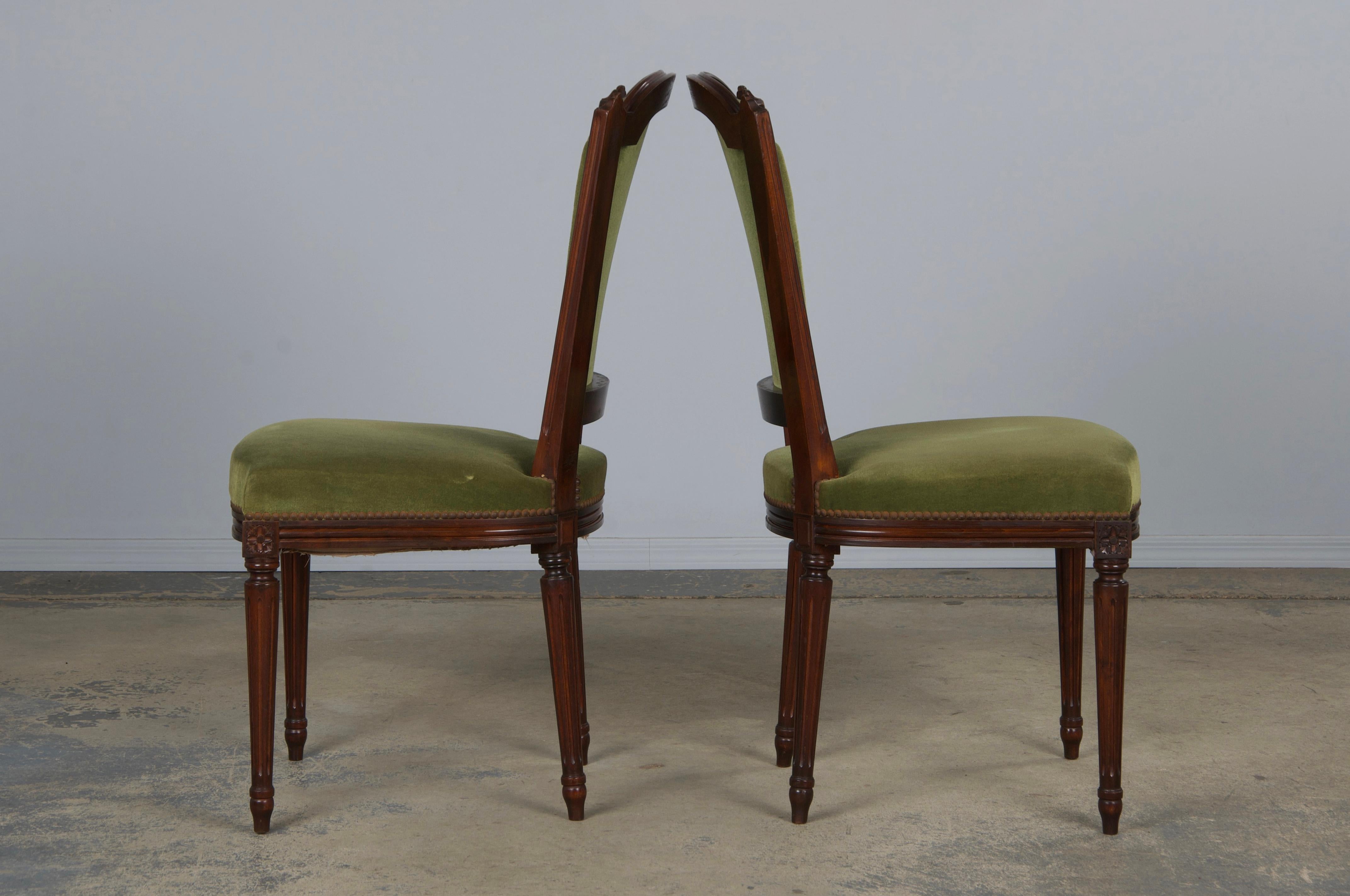 Sillas de Comedor Francesas de Arce Estilo Luis XVI con Mohair Verde - Set de 6 en venta 8