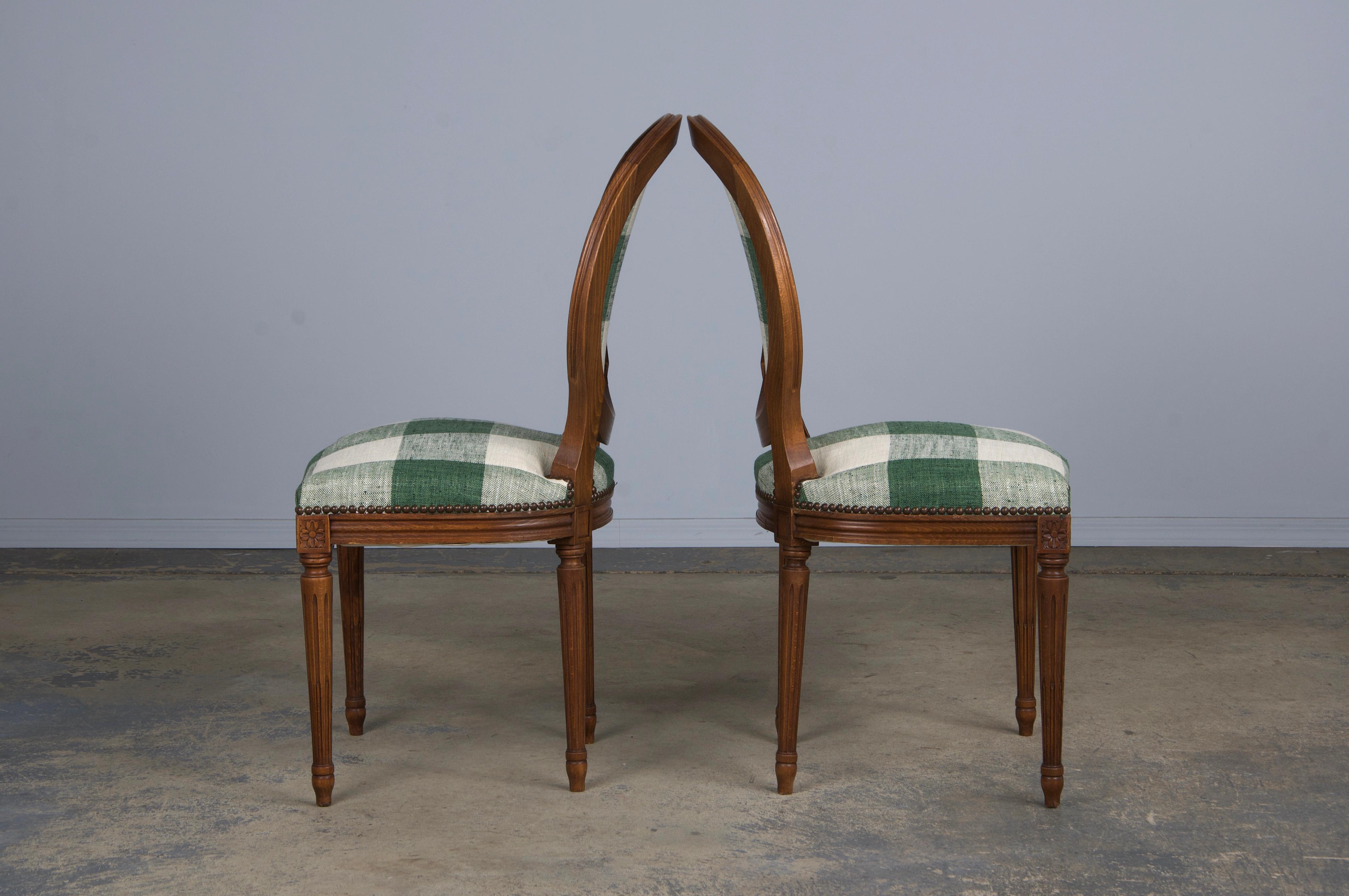 Sedie da pranzo francesi in stile Luigi XVI in acero con tessuto verde a quadri - Set di 6 in vendita 6
