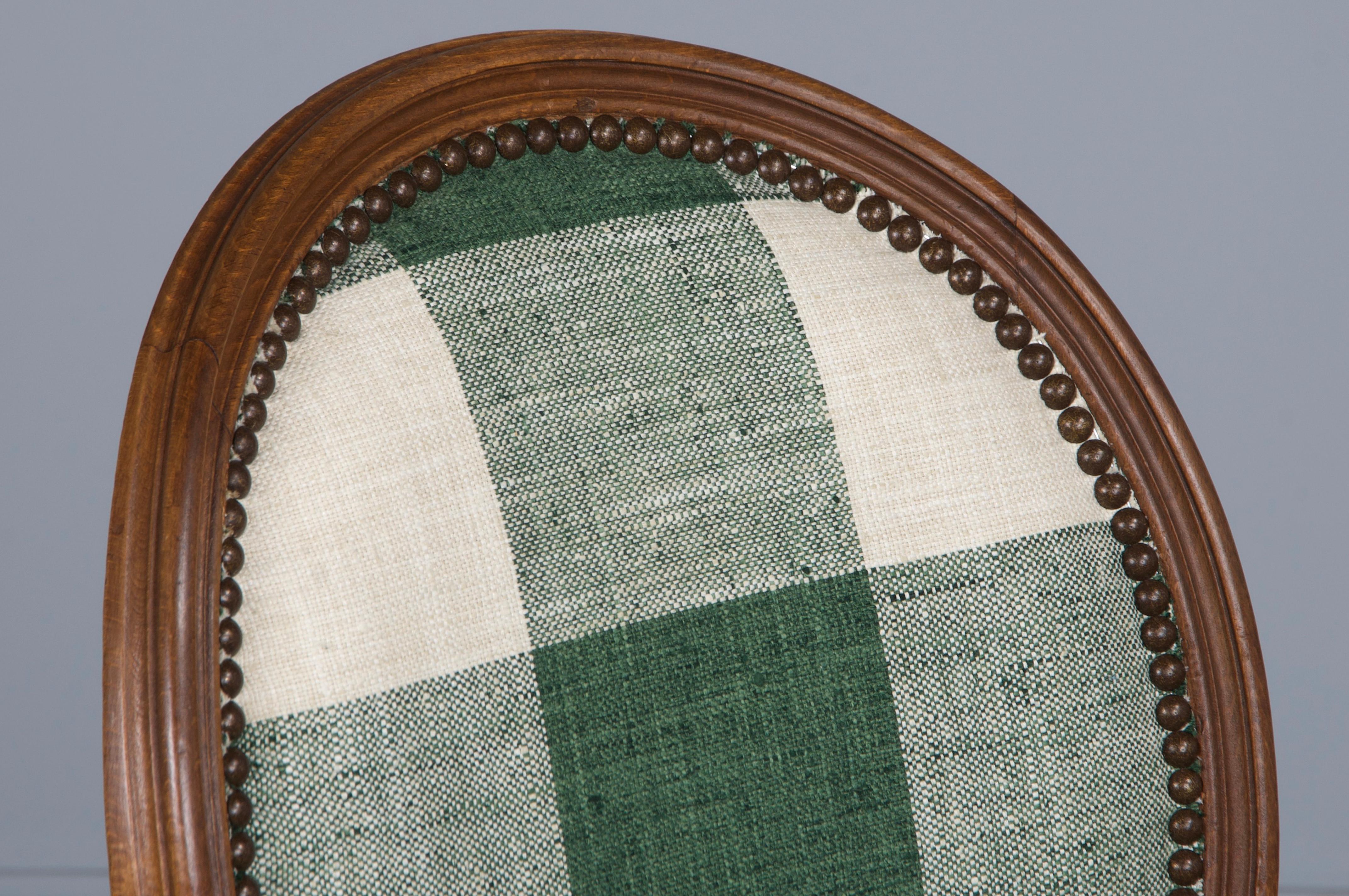 Sedie da pranzo francesi in stile Luigi XVI in acero con tessuto verde a quadri - Set di 6 in vendita 2