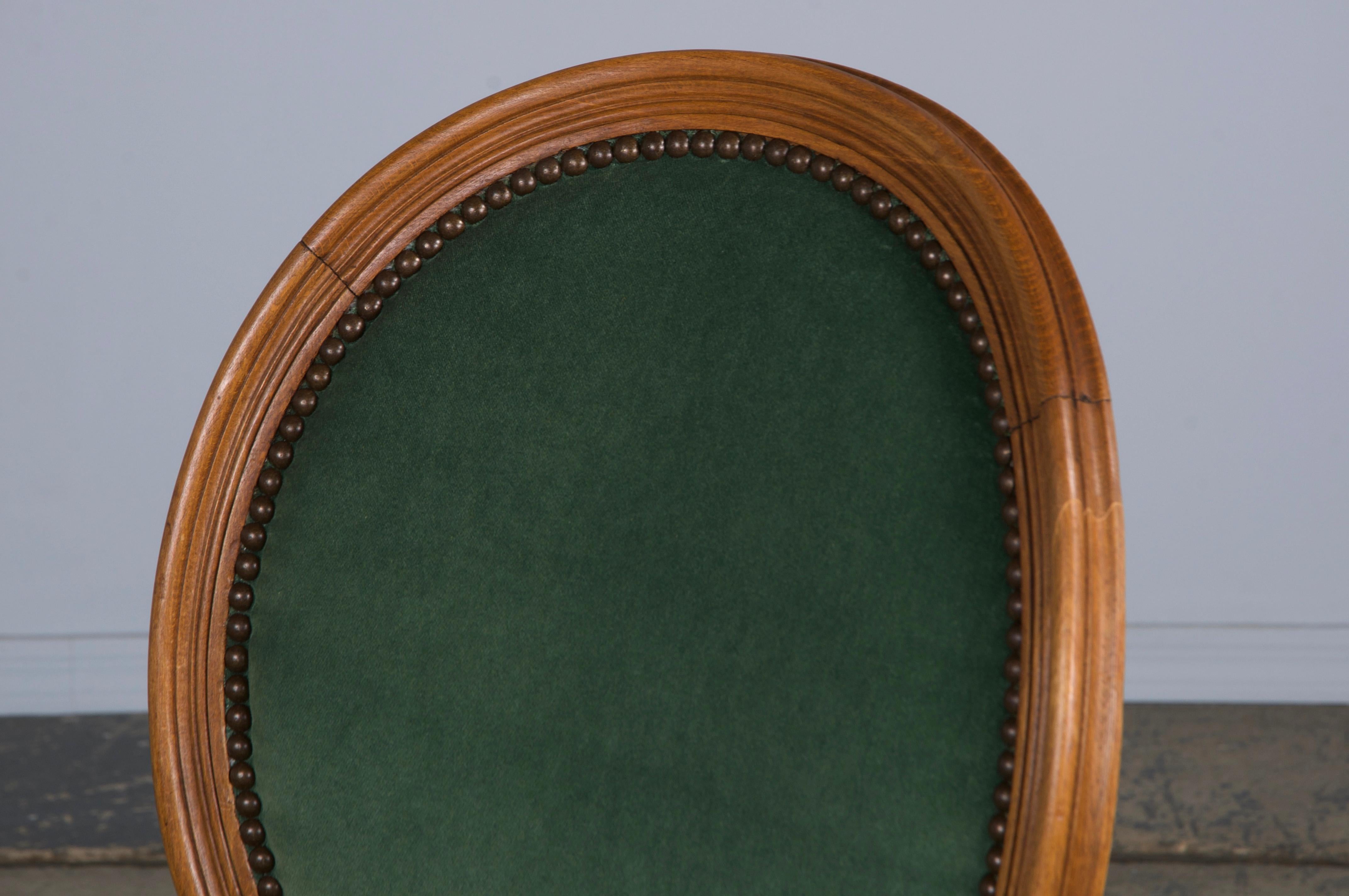 Sedie da pranzo francesi in stile Luigi XVI in acero con velluto verde - set di 6 in vendita 10