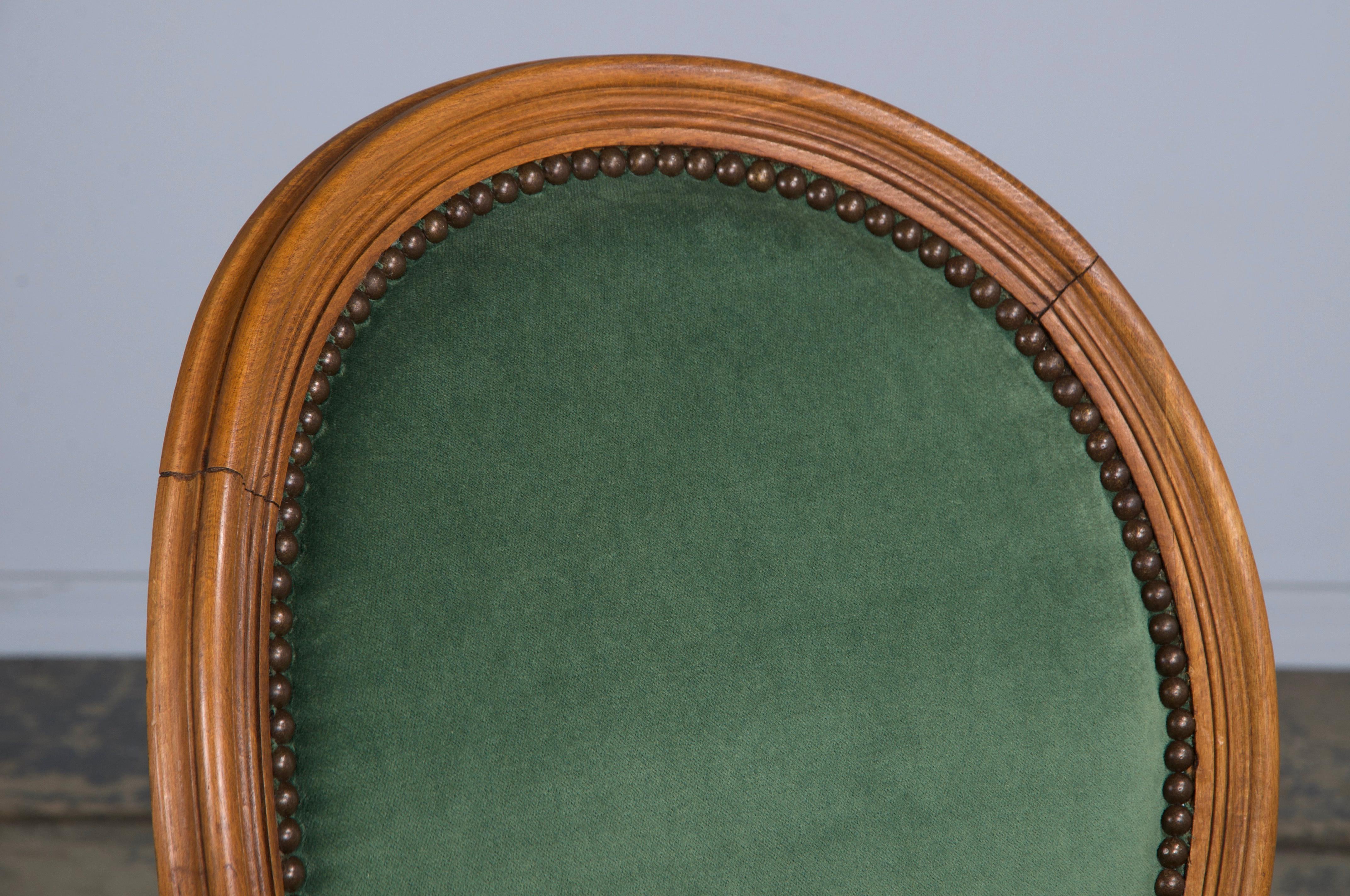 Sedie da pranzo francesi in stile Luigi XVI in acero con velluto verde - set di 6 in vendita 1