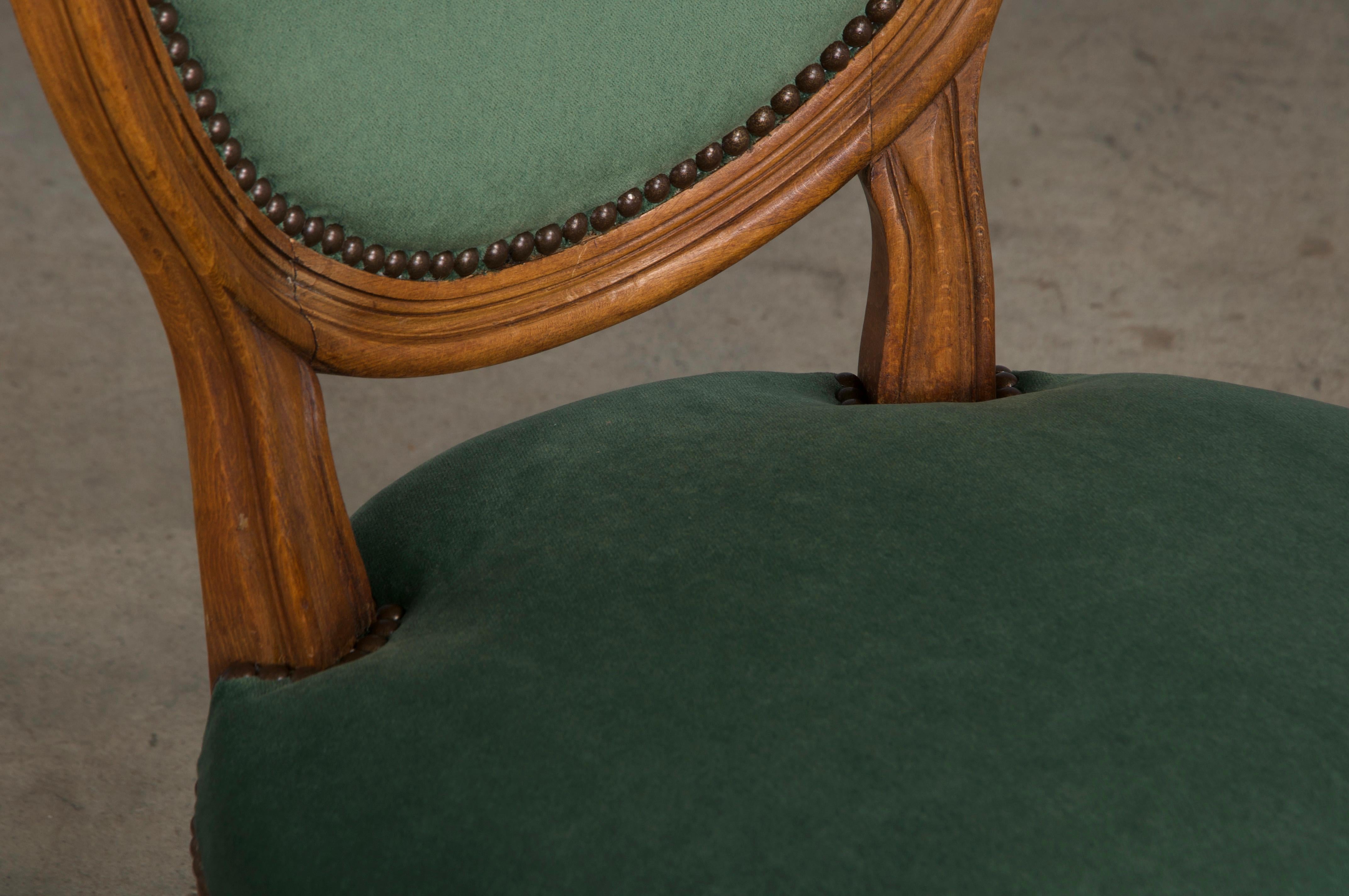 Sedie da pranzo francesi in stile Luigi XVI in acero con velluto verde - set di 6 in vendita 2