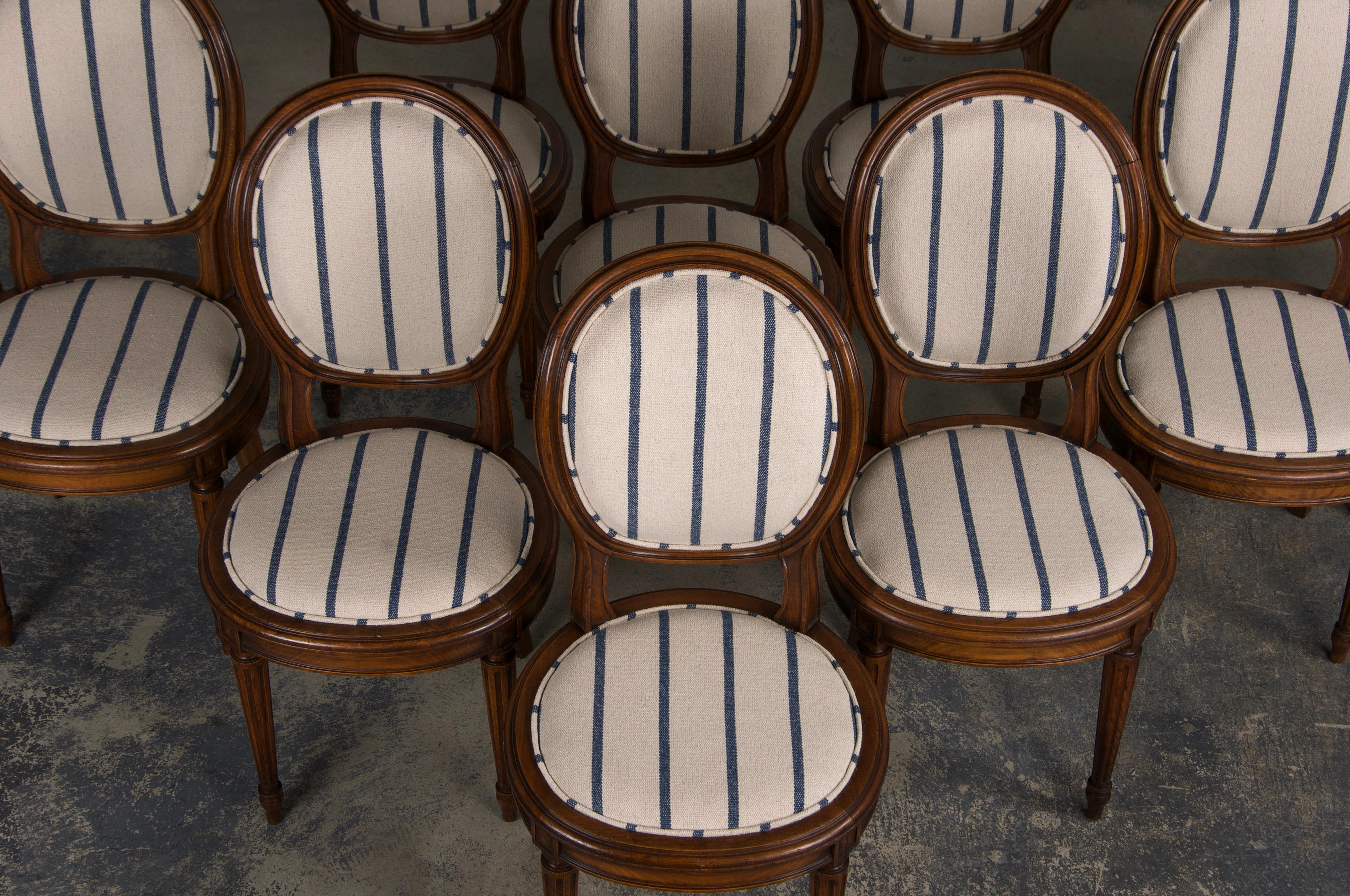 French Louis XVI Style Maple Dining Chairs W/ Striped Fabric - Set of 12 In Good Condition In Astoria, NY