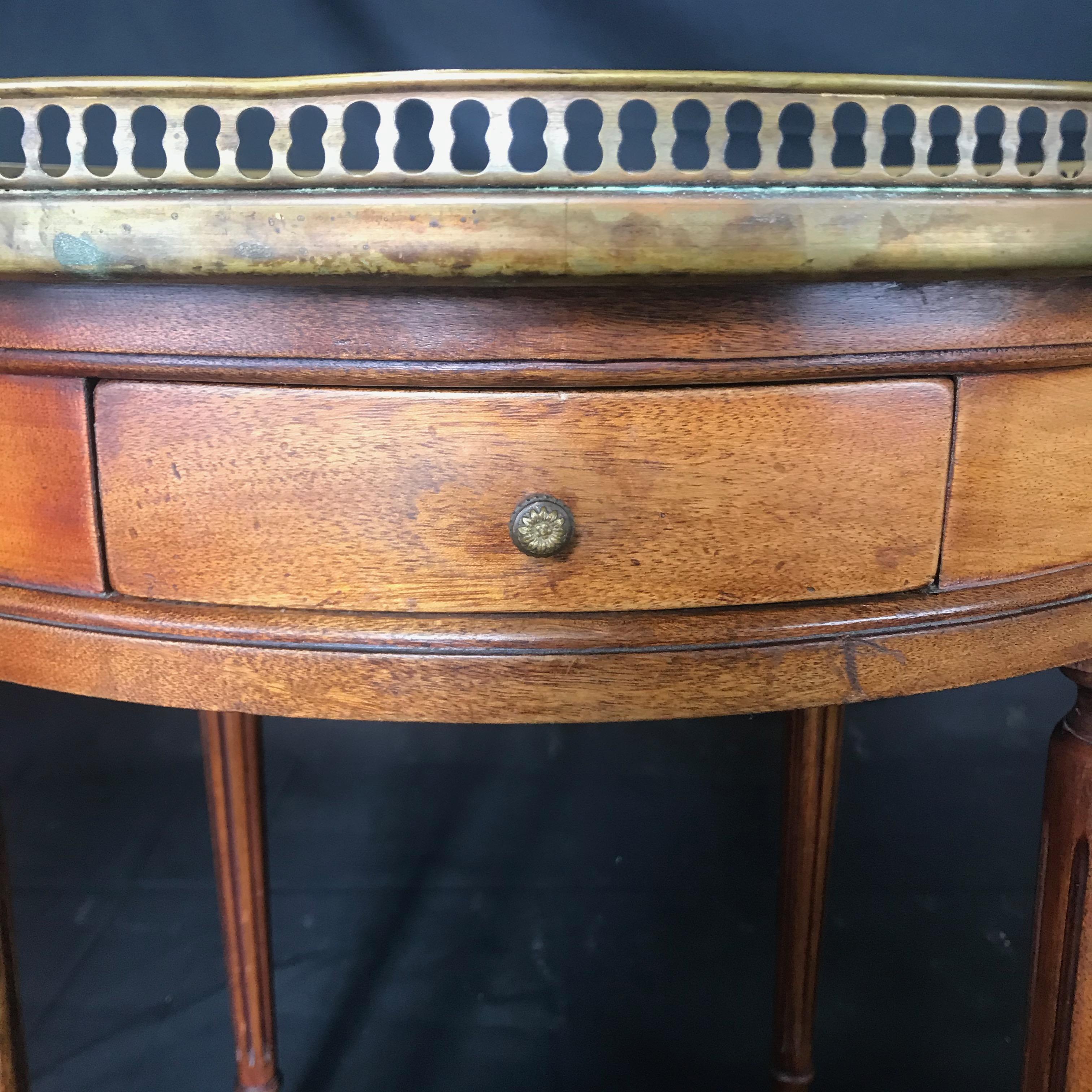 French Louis XVI Style Marble-Top and Walnut Bouillotte Side Table In Good Condition In Hopewell, NJ