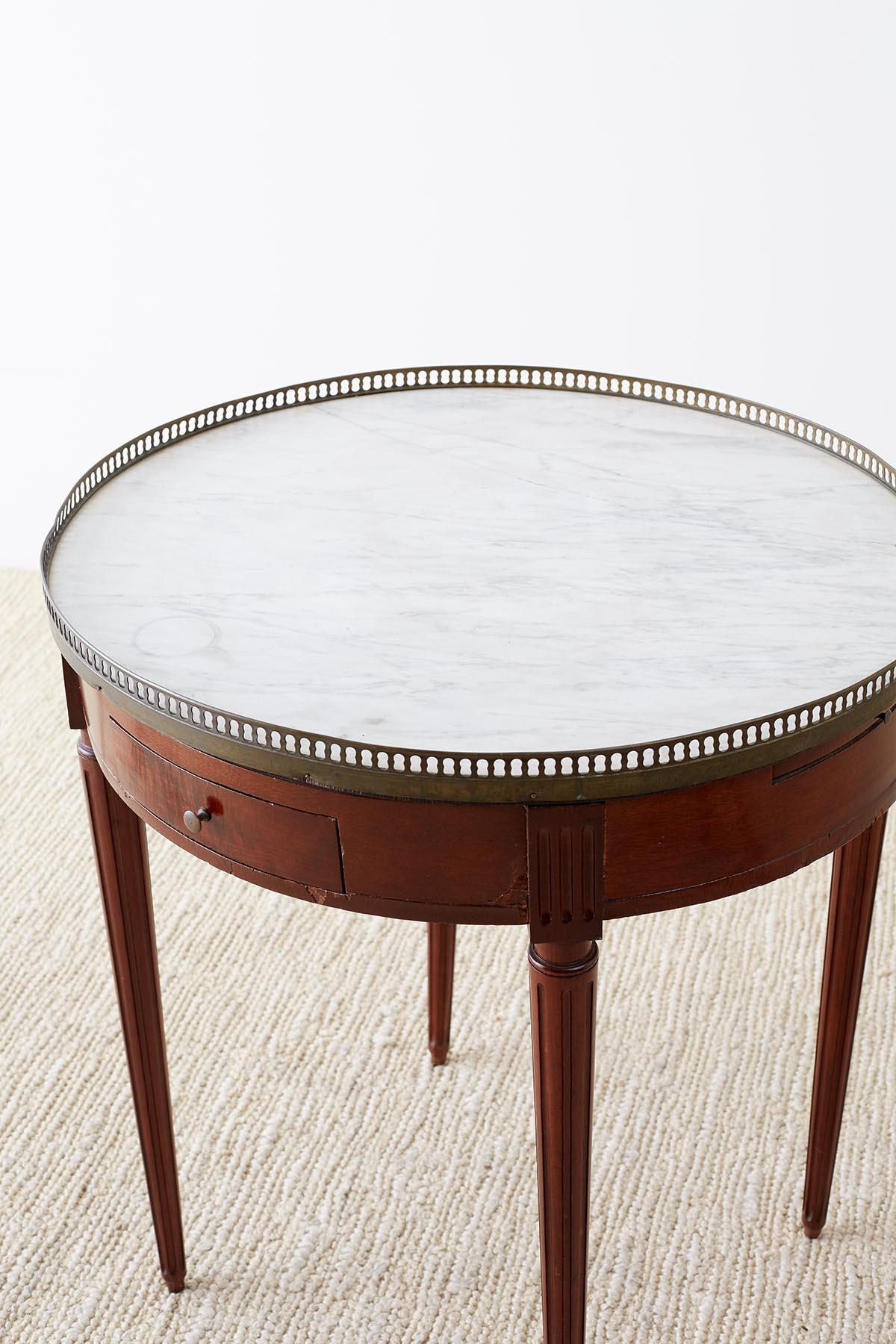 French Louis XVI Style Marble Top Bouillotte Table (Französisch)