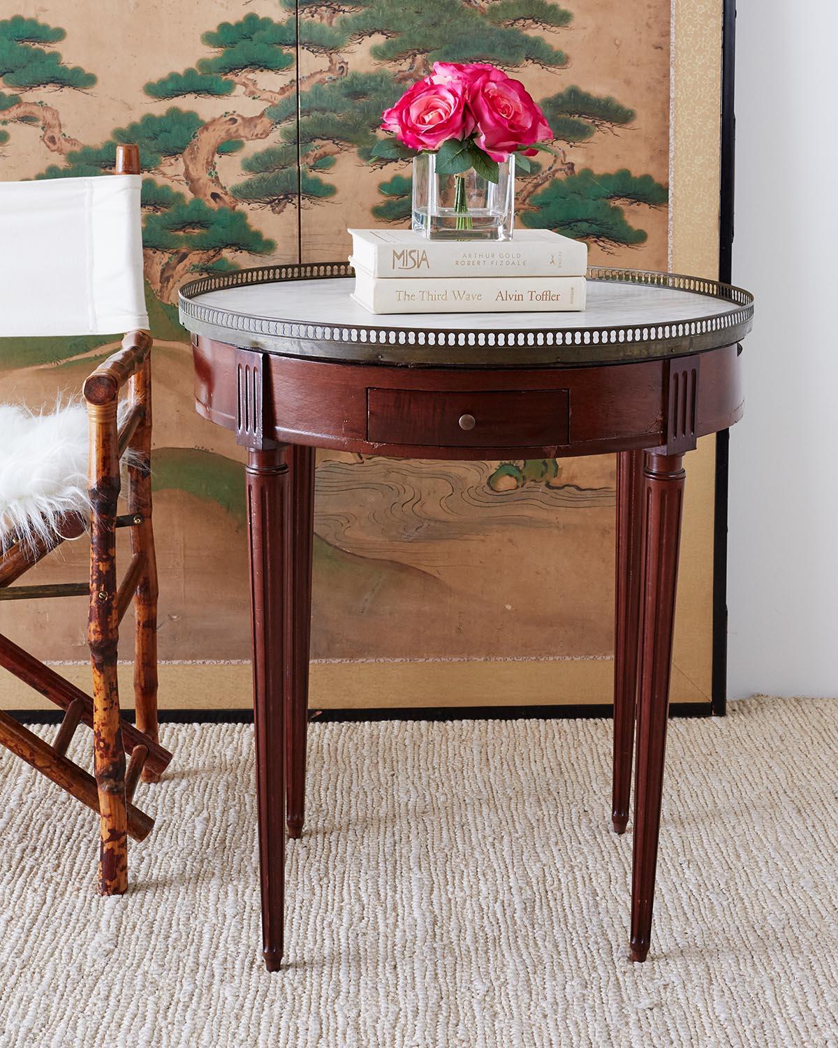 French Louis XVI Style Marble Top Bouillotte Table (19. Jahrhundert)