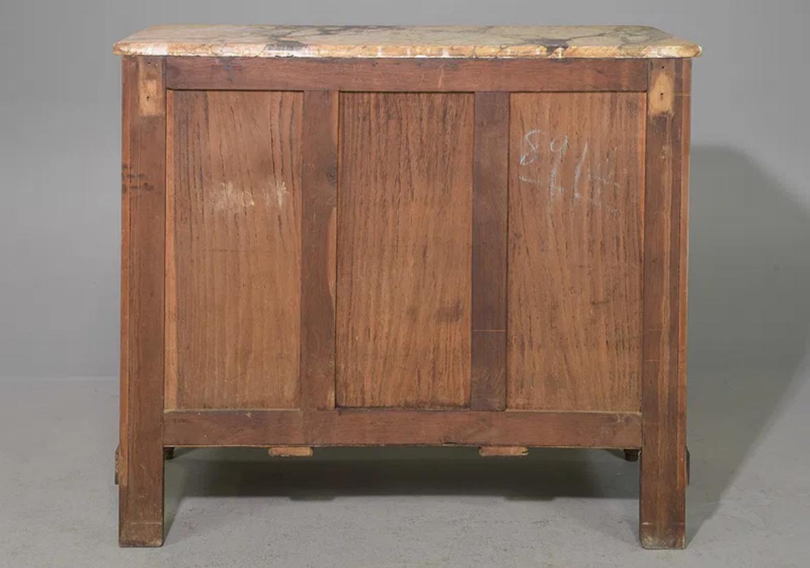 Buffet / Credenza francese con piano in marmo in stile Luigi XVI in vendita 2