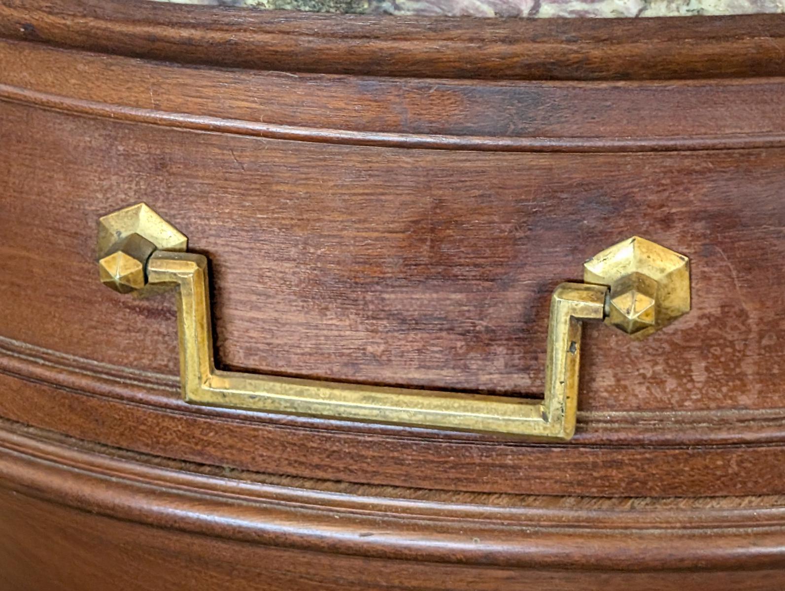 Credenza francese in stile Luigi XVI con piano in marmo e mogano in vendita 6