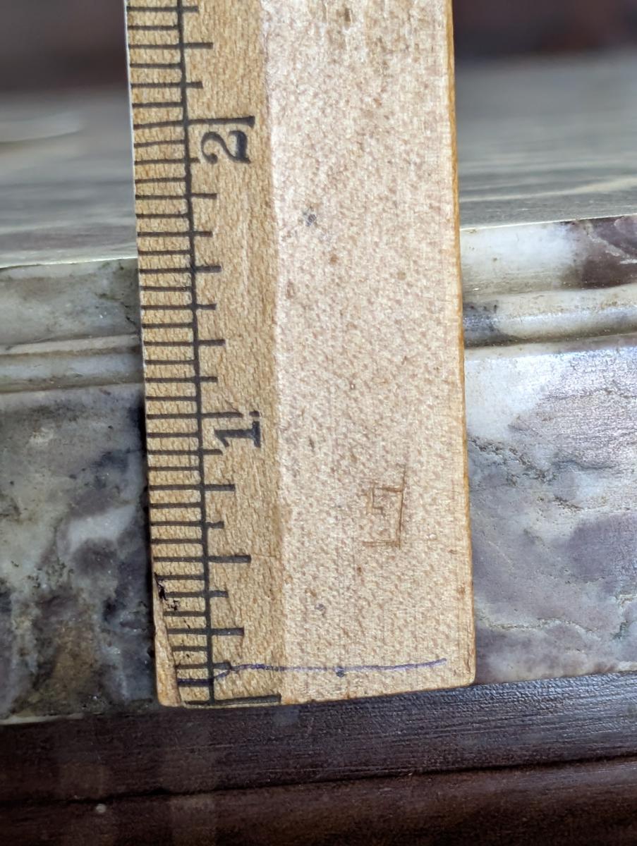 Credenza francese in stile Luigi XVI con piano in marmo e mogano in vendita 9