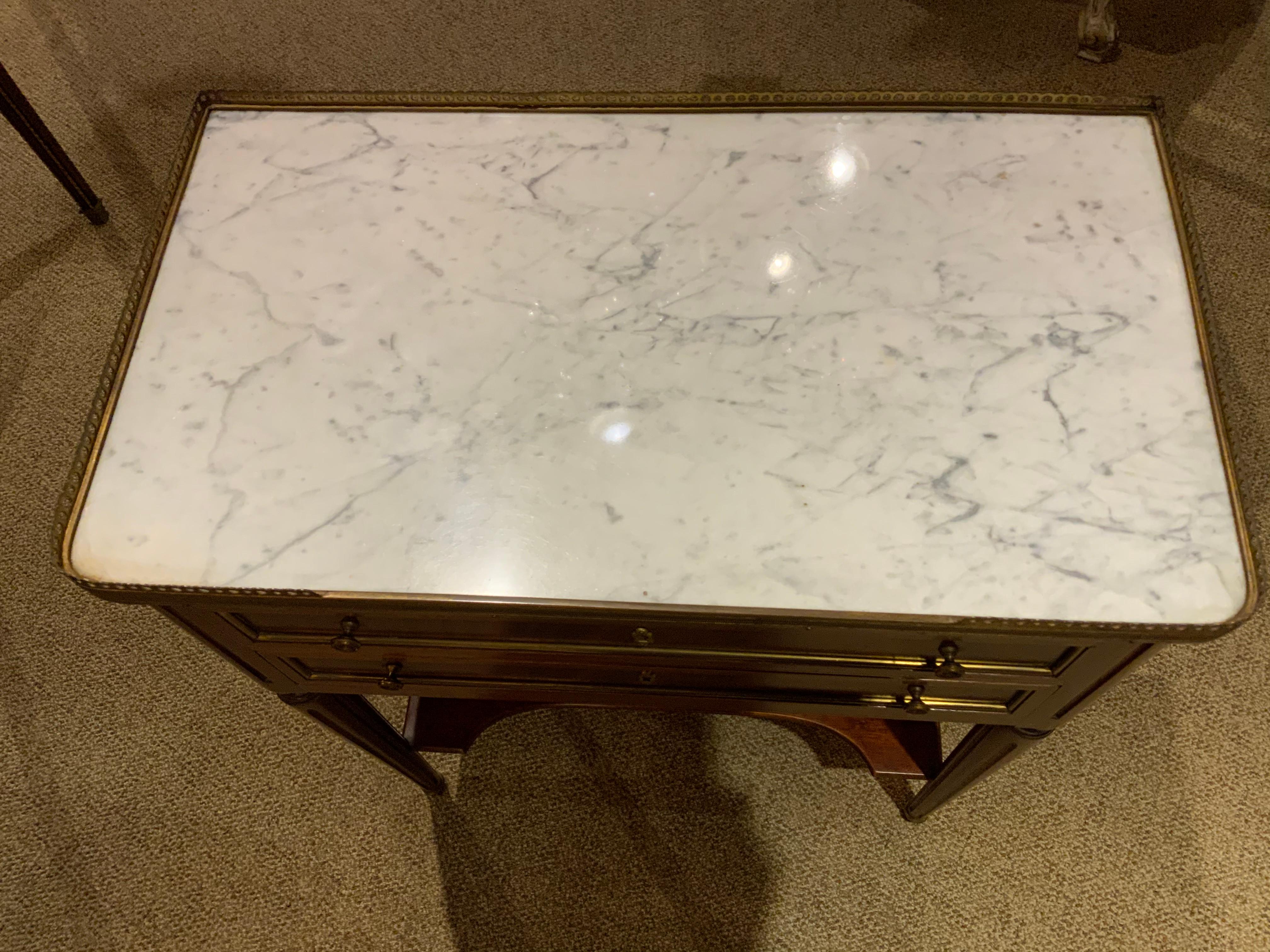 French Louis XVI Style Marble-Top Side Table In Good Condition In Houston, TX