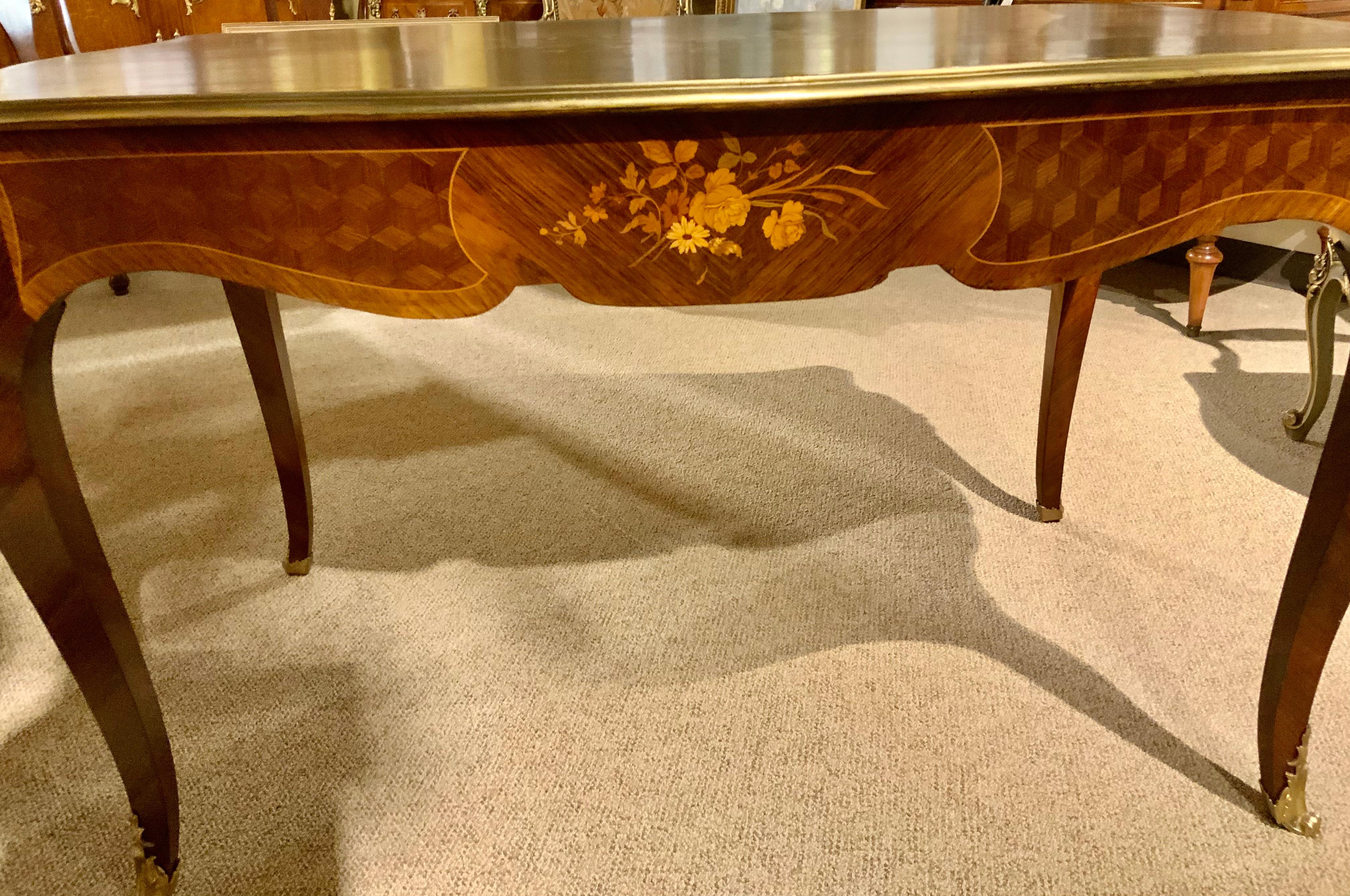 French Louis XVI-Style Marquetry Desk / Bureauplatt, with Bronze Dore Mounts In Excellent Condition For Sale In Houston, TX