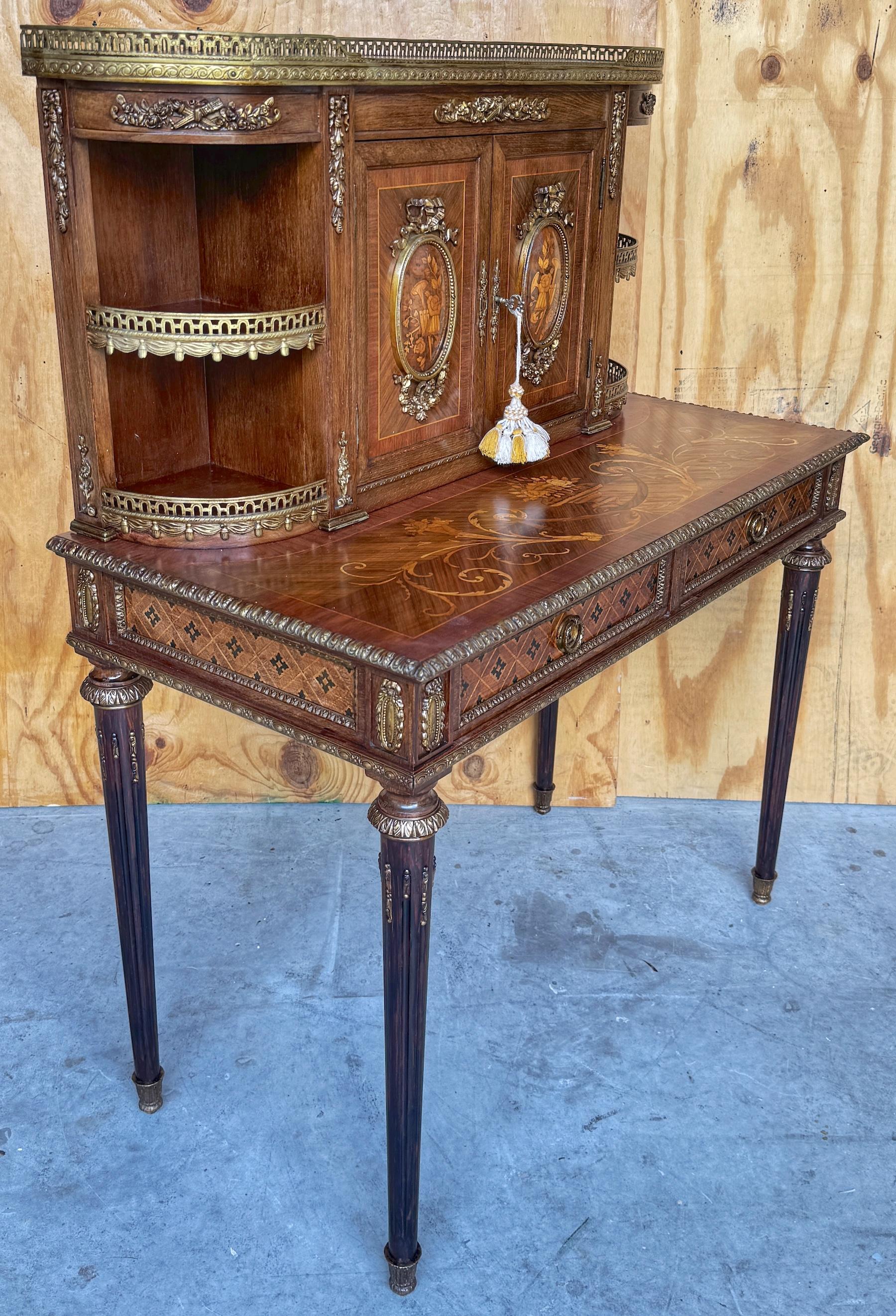 Bureau en marqueterie de style Louis XVI/ Bonheur du Jour en vente 4