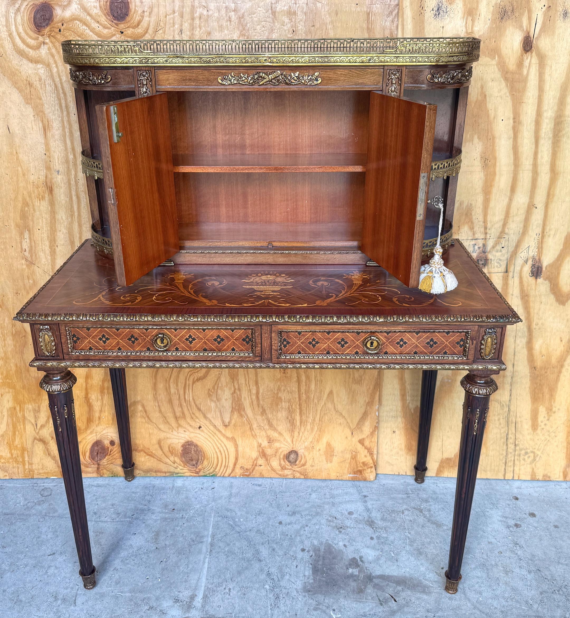 Bronze doré Bureau en marqueterie de style Louis XVI/ Bonheur du Jour en vente