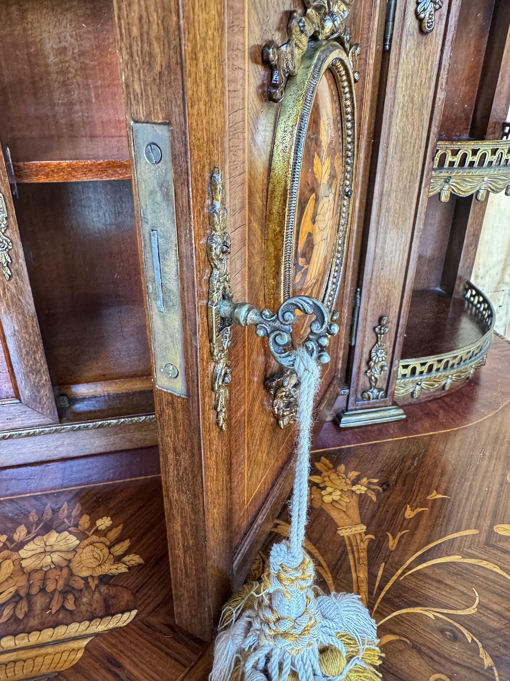 Bureau en marqueterie de style Louis XVI/ Bonheur du Jour en vente 1