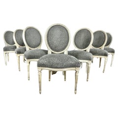 Chaises de salle à manger françaises de style Louis XVI à dossier médaillon, tapissées à nouveau - Ensemble 