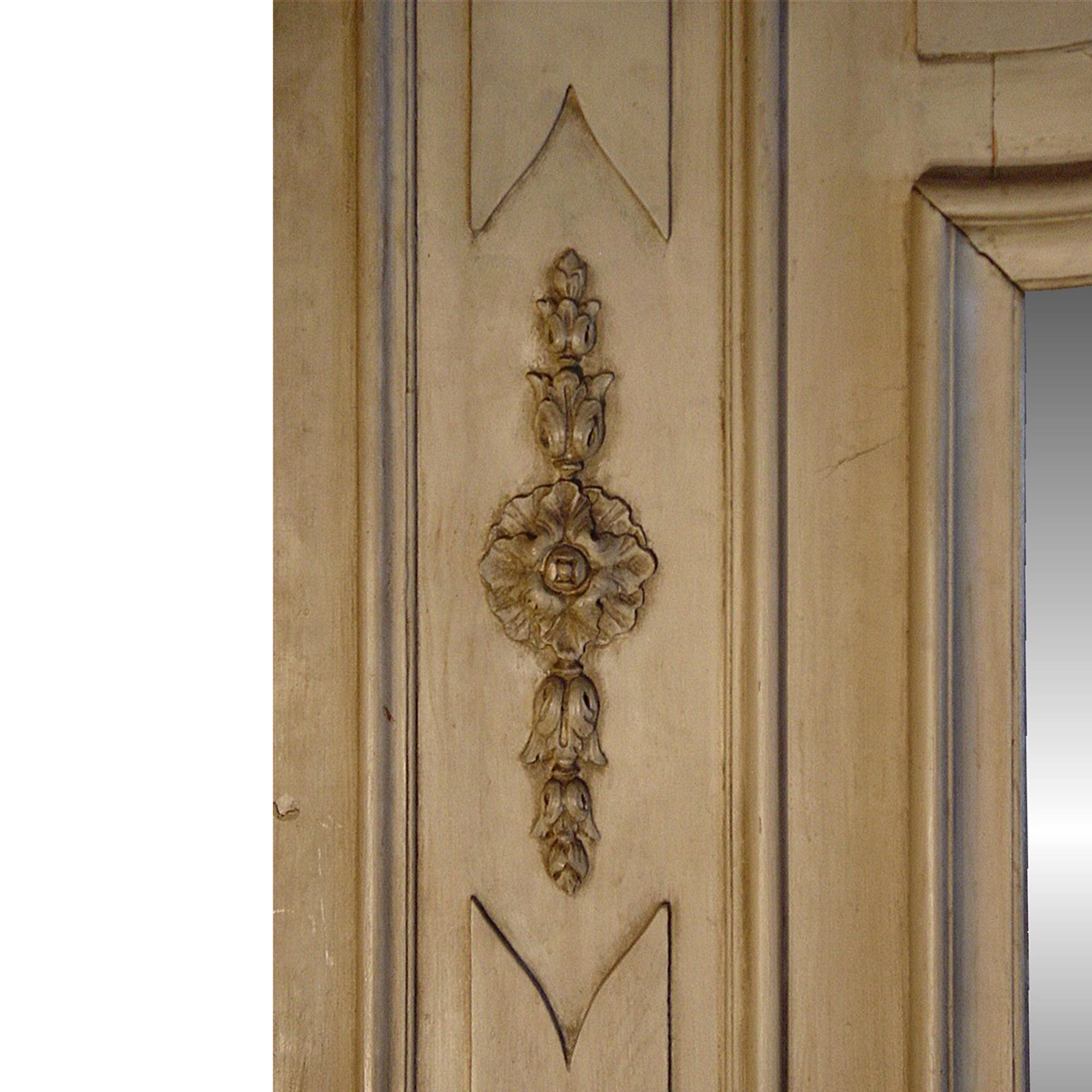 Francese Trumeau francese in stile Luigi XVI della metà del XIX secolo patinato grigio oliva in vendita