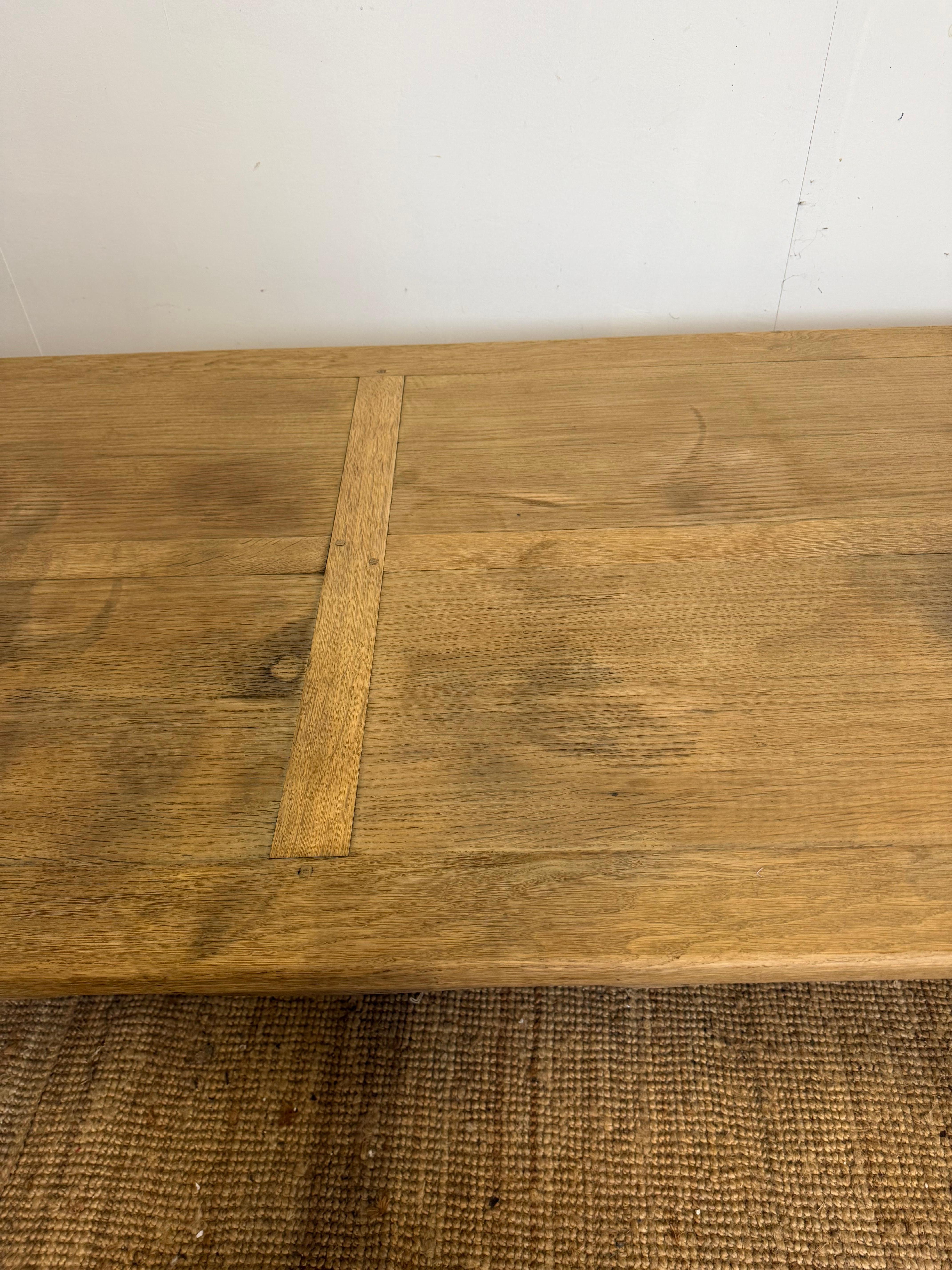 Mesa de granja francesa de roble estilo Luis XVI en venta 4
