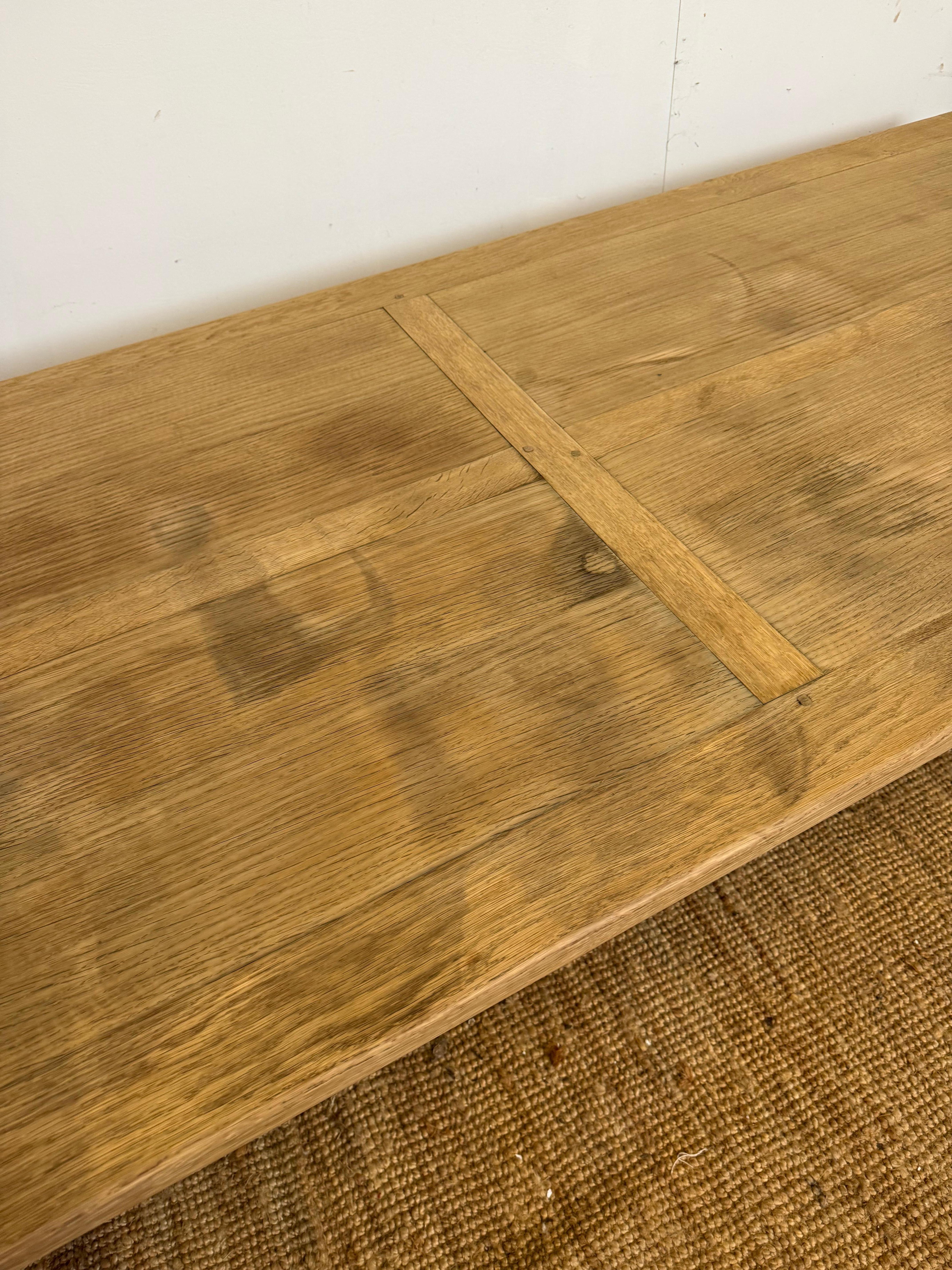 Mesa de granja francesa de roble estilo Luis XVI en venta 6