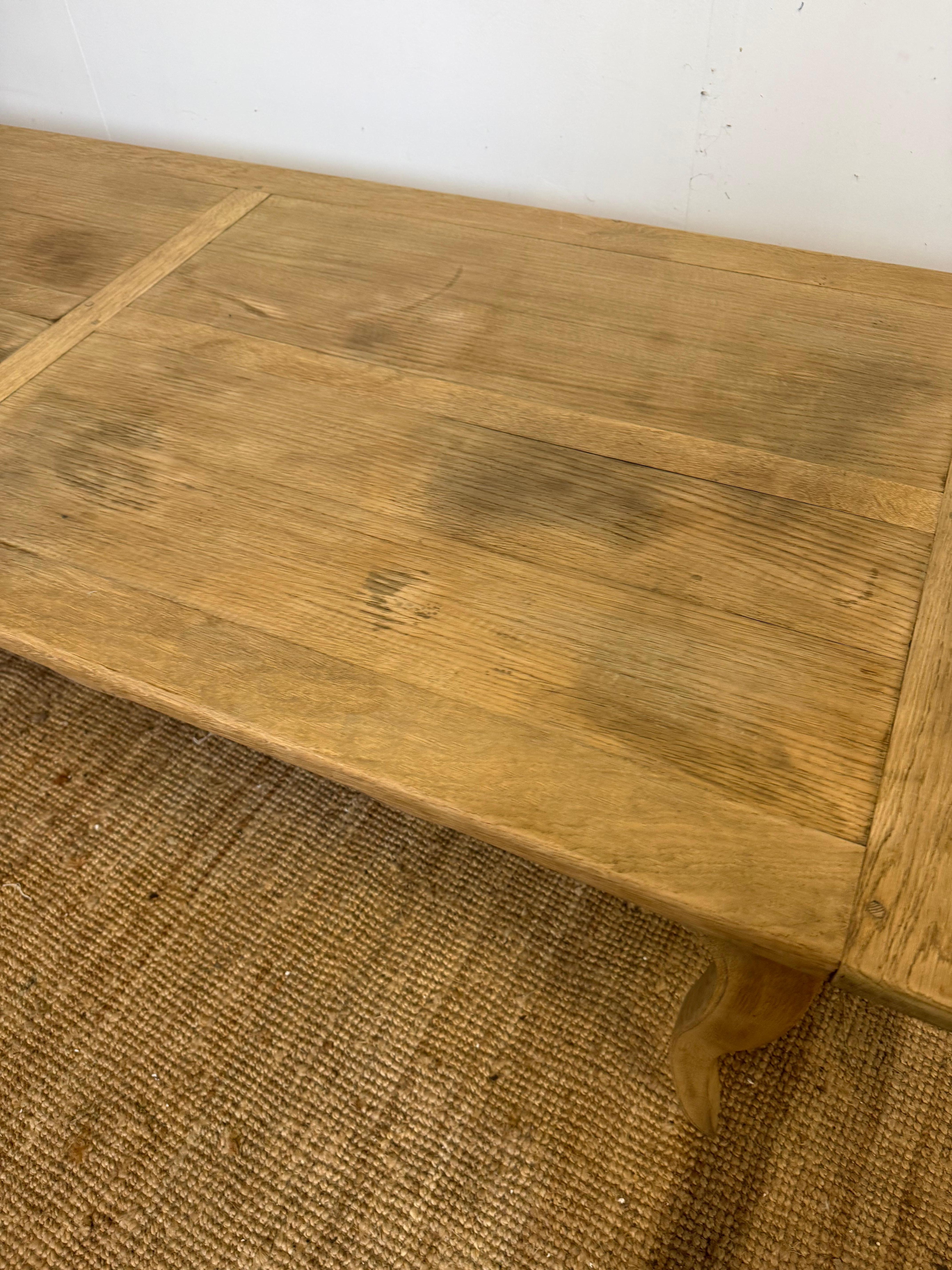 Mesa de granja francesa de roble estilo Luis XVI siglo XX en venta