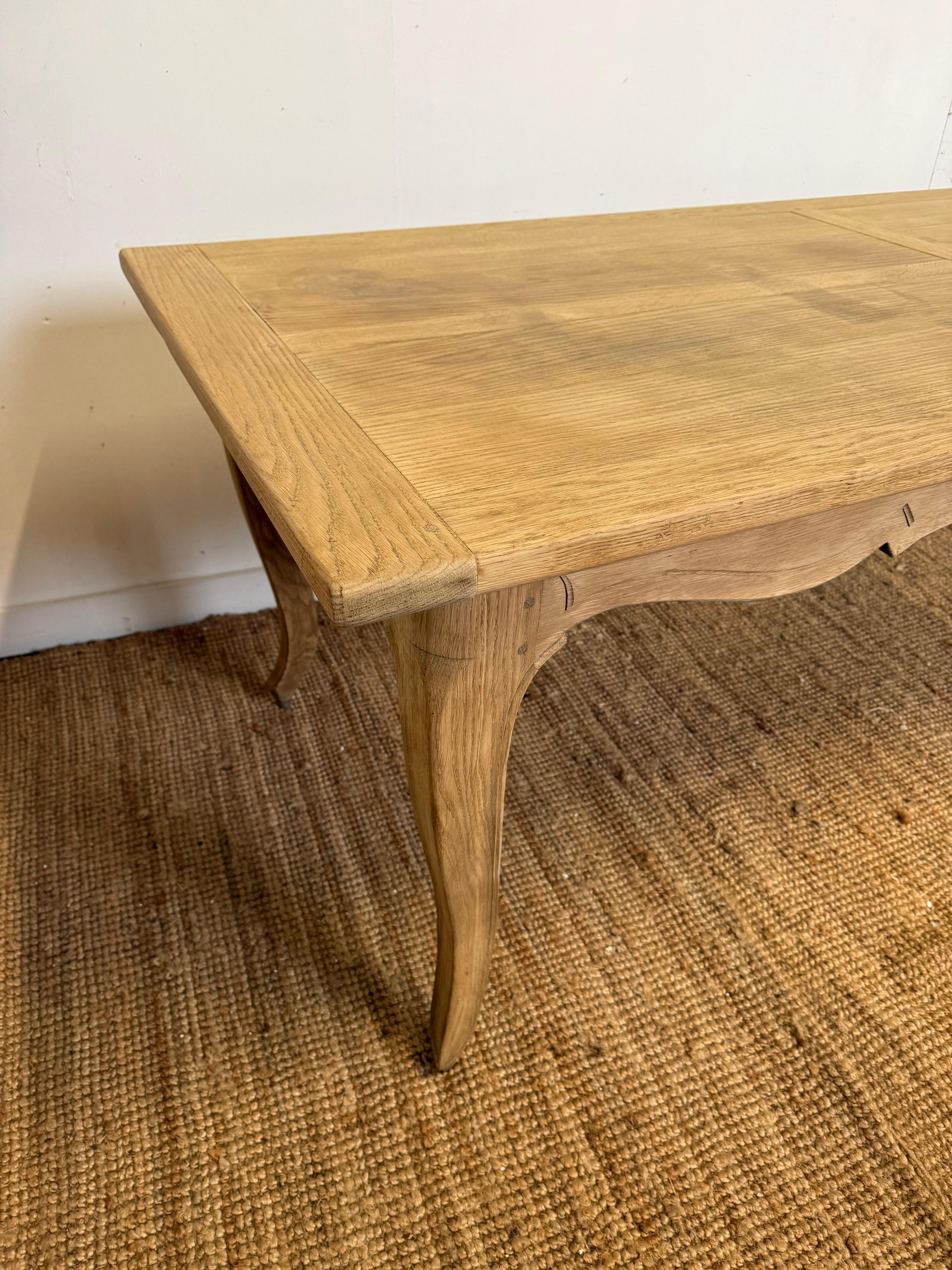 Mesa de granja francesa de roble estilo Luis XVI en venta 1
