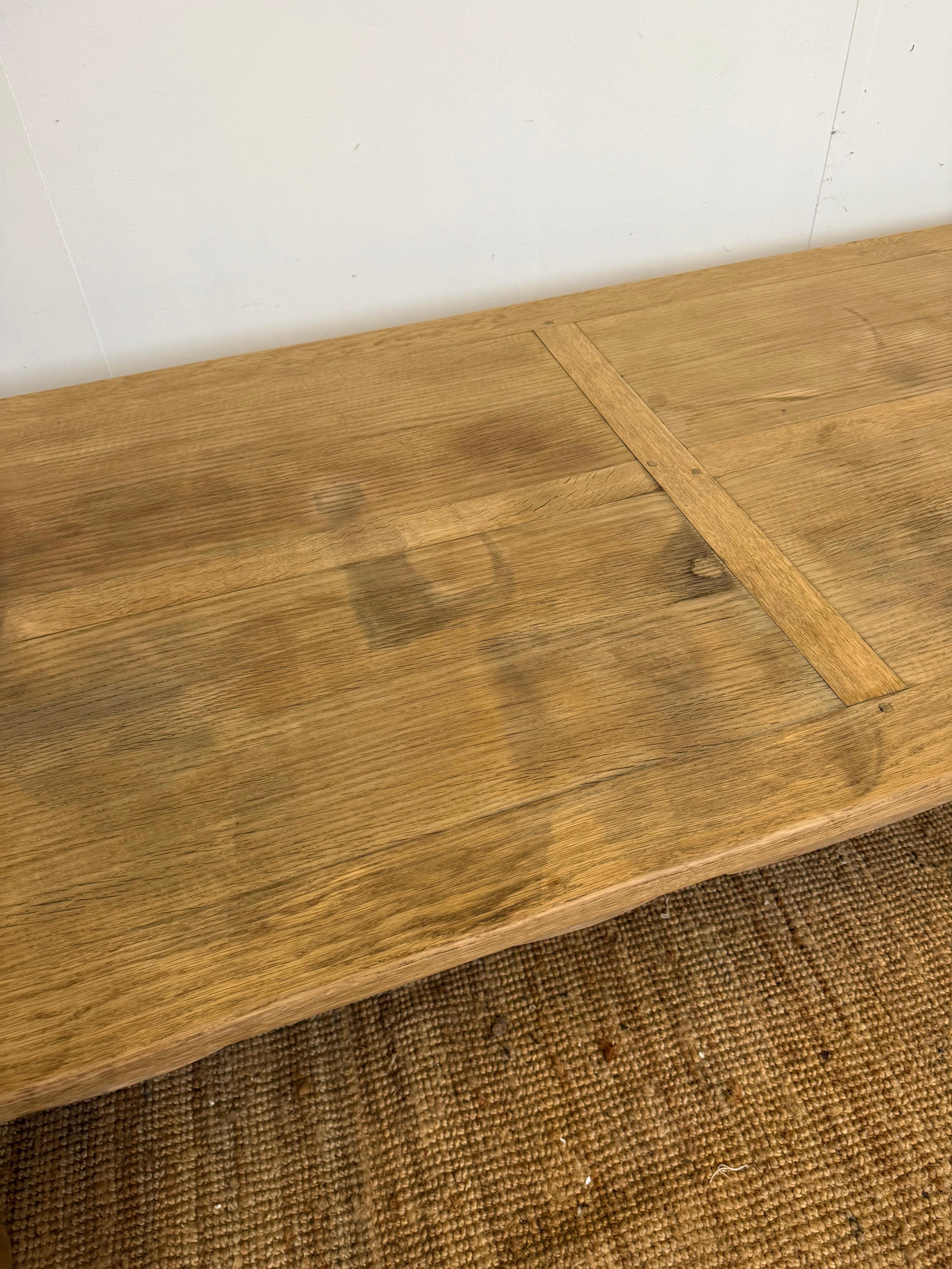 Mesa de granja francesa de roble estilo Luis XVI en venta 3