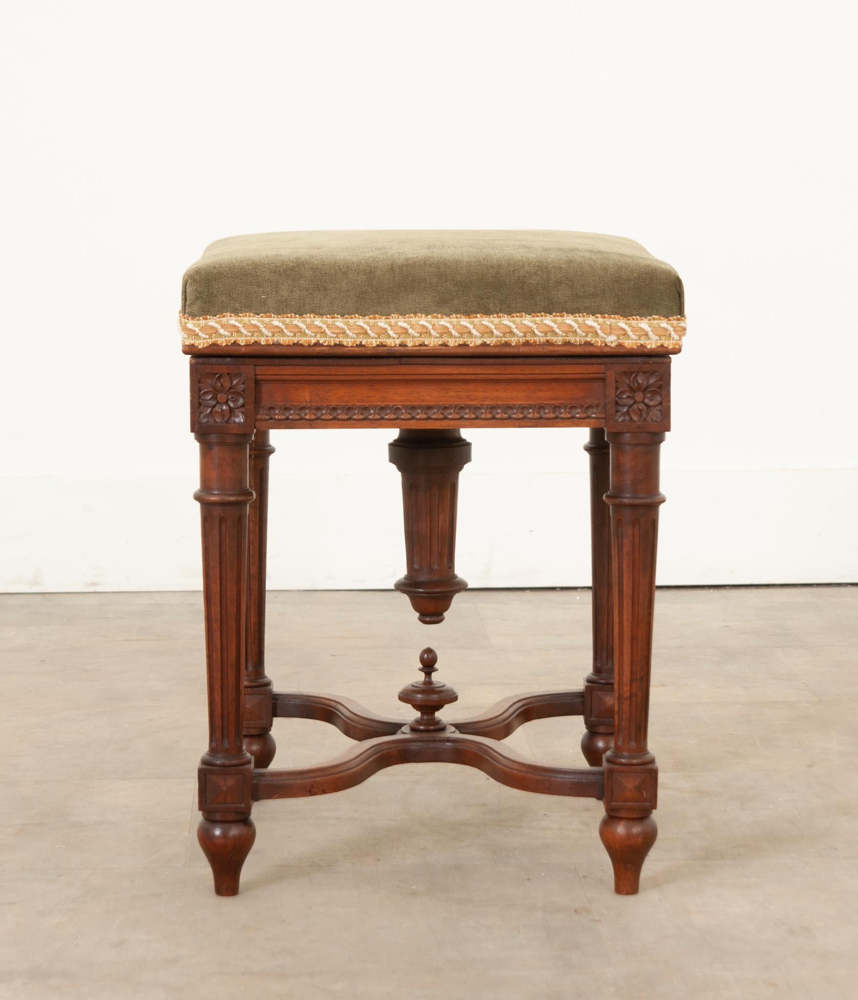 French Louis XVI Style Oak Piano Stool For Sale 1