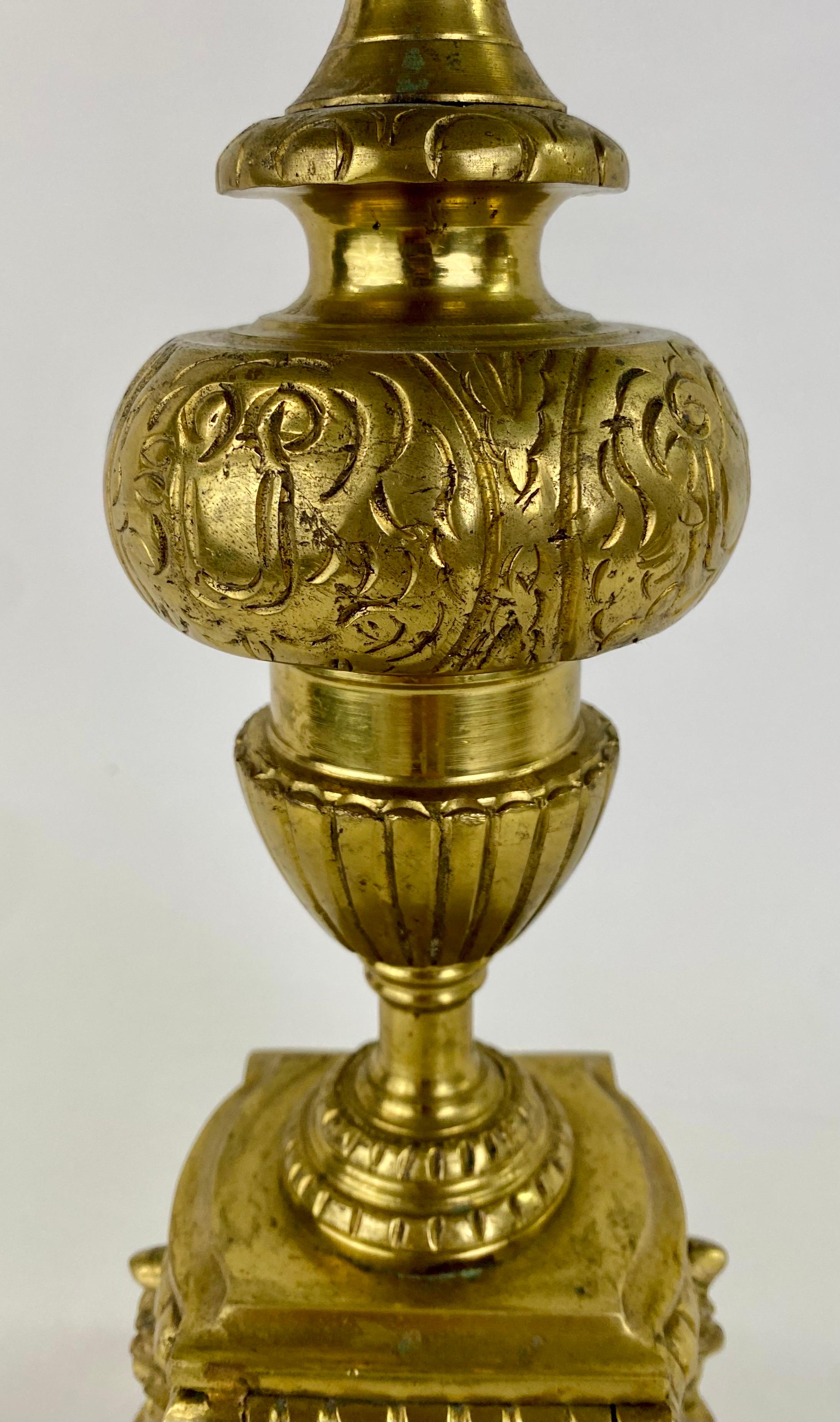 Französische Ormolu-Bronze-Kandelaber im Louis-XVI.-Stil mit 7 Armen, Paar  im Angebot 3
