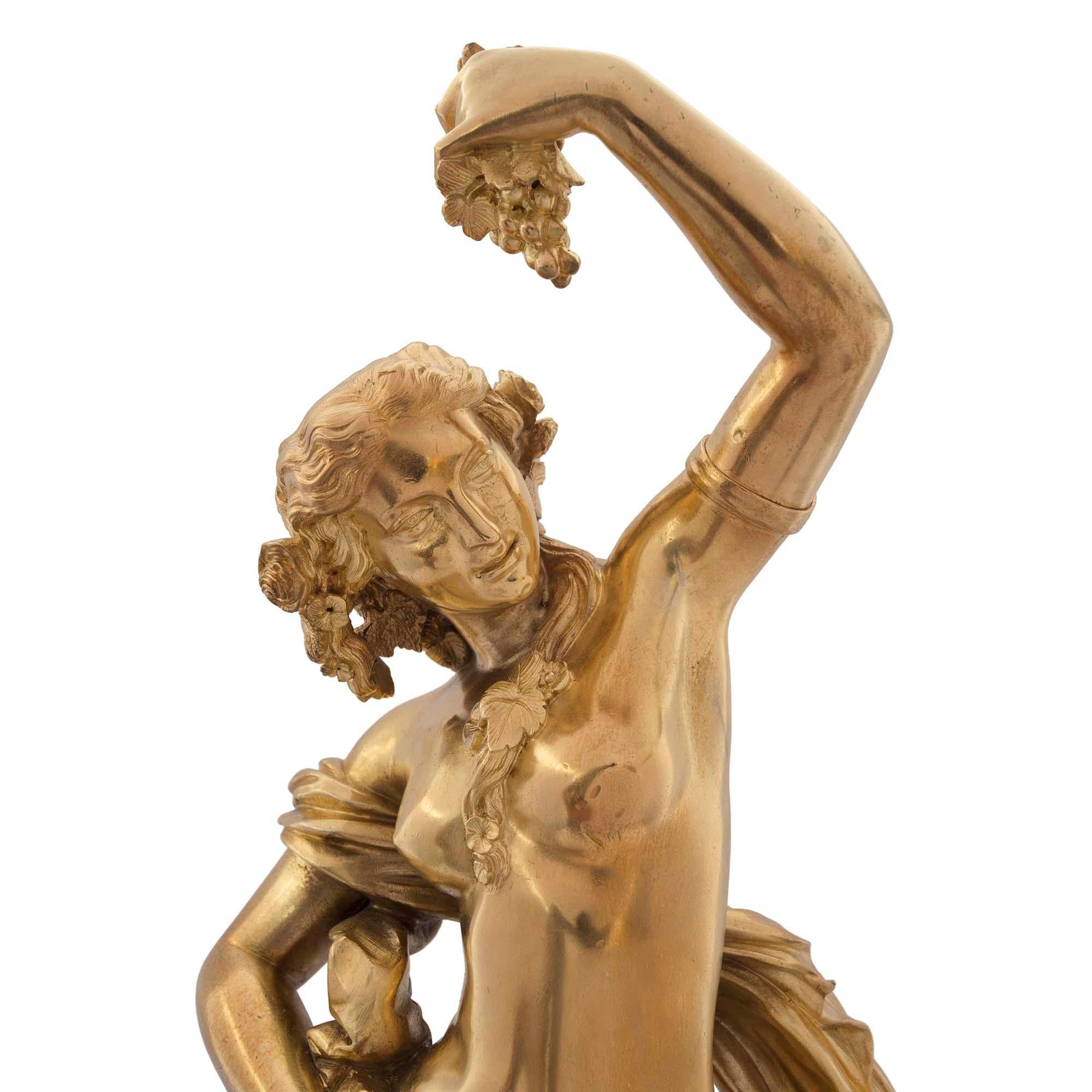 XIXe siècle Statues figuratives festives françaises en bronze doré de style Louis XVI, signées Devaulx en vente