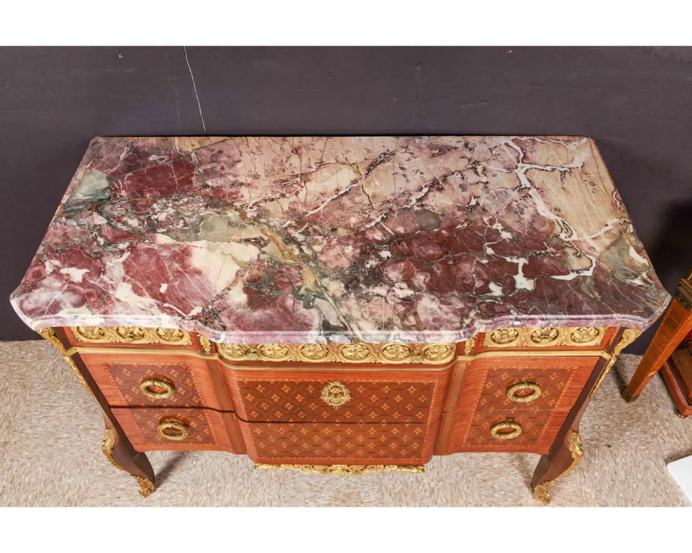 Commode francese in stile Luigi XVI con intarsio e parquette montata su ormolu in vendita 6
